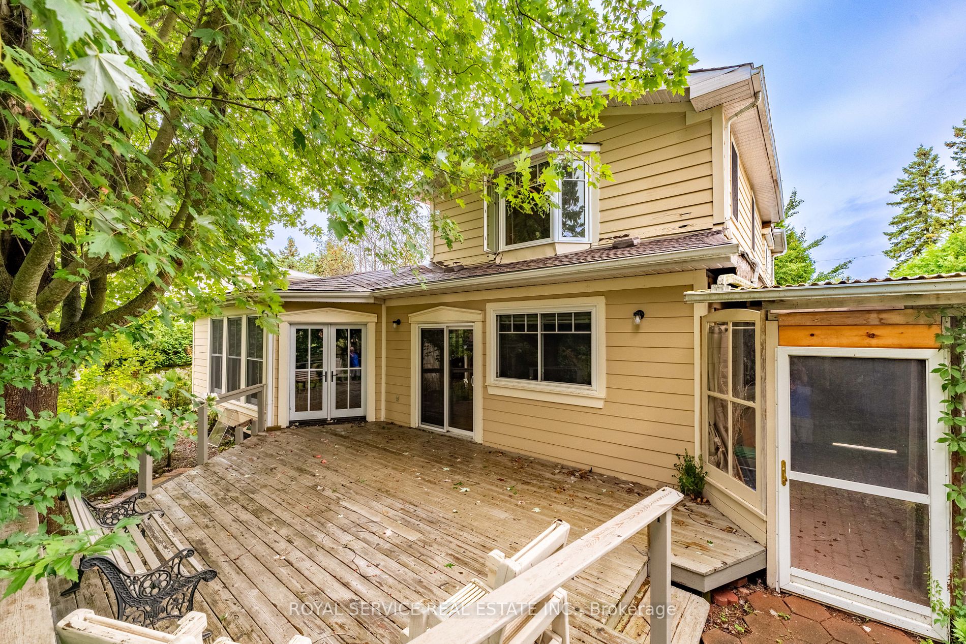 367 Lakeshore Road