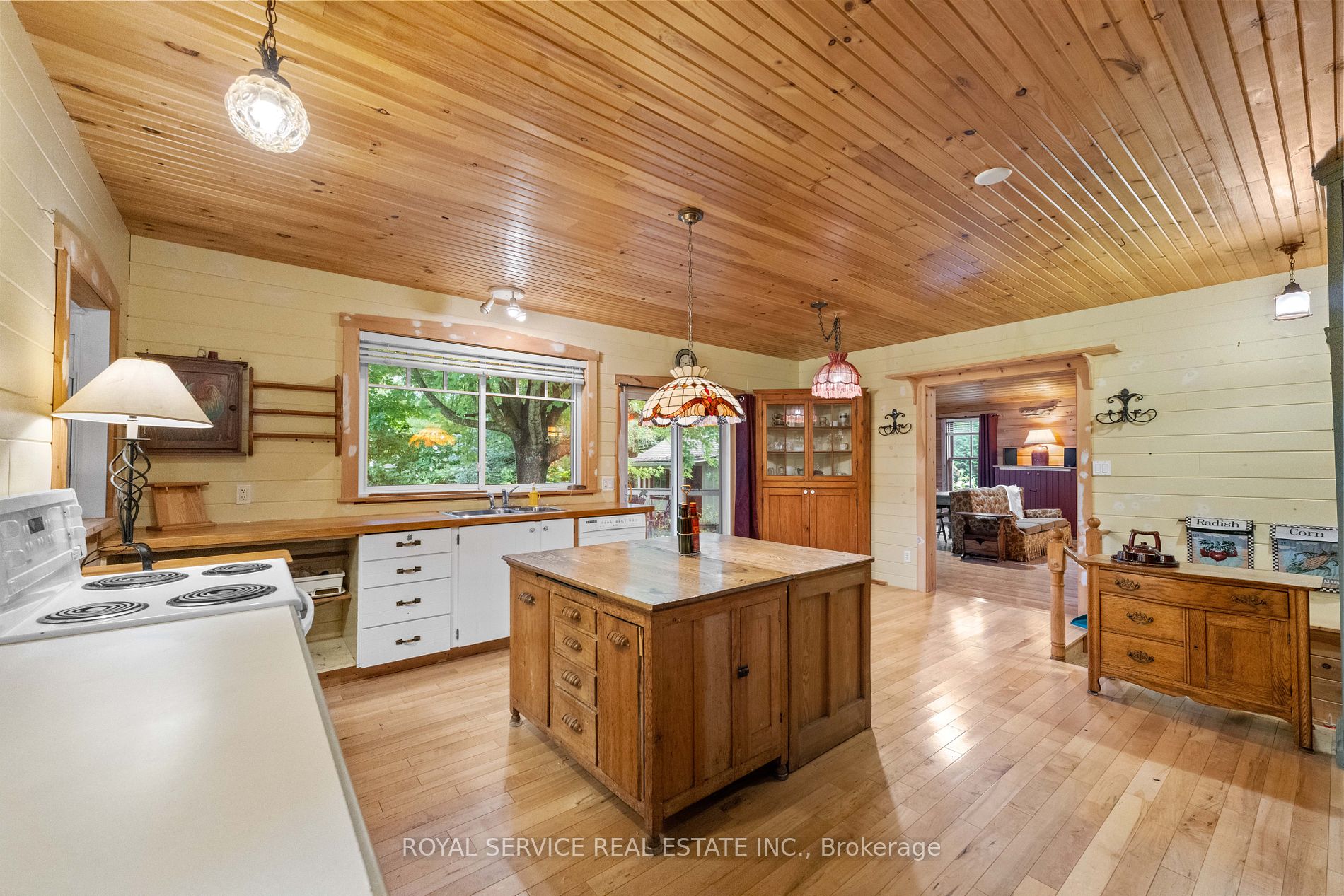 367 Lakeshore Road