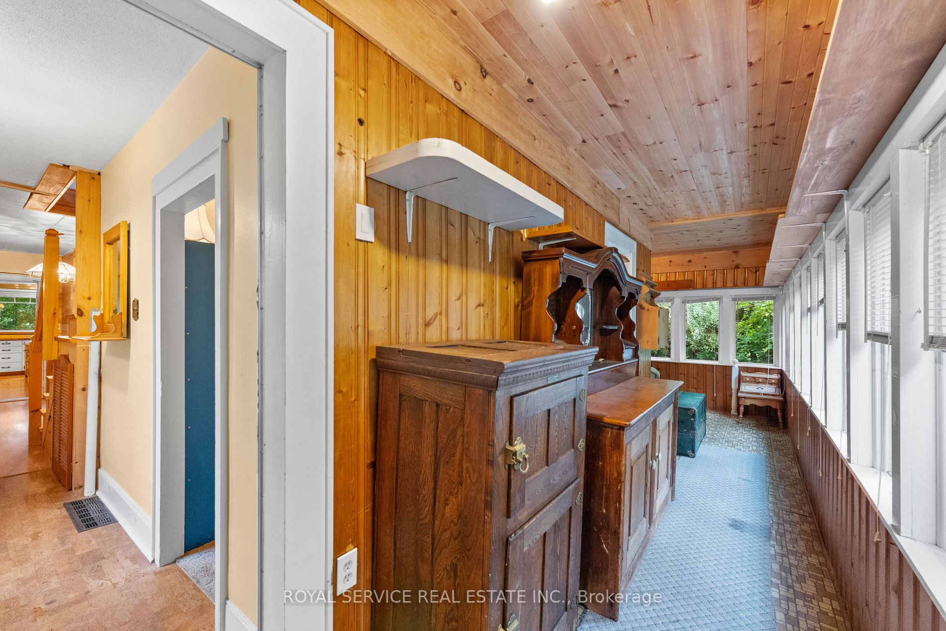 367 Lakeshore Road