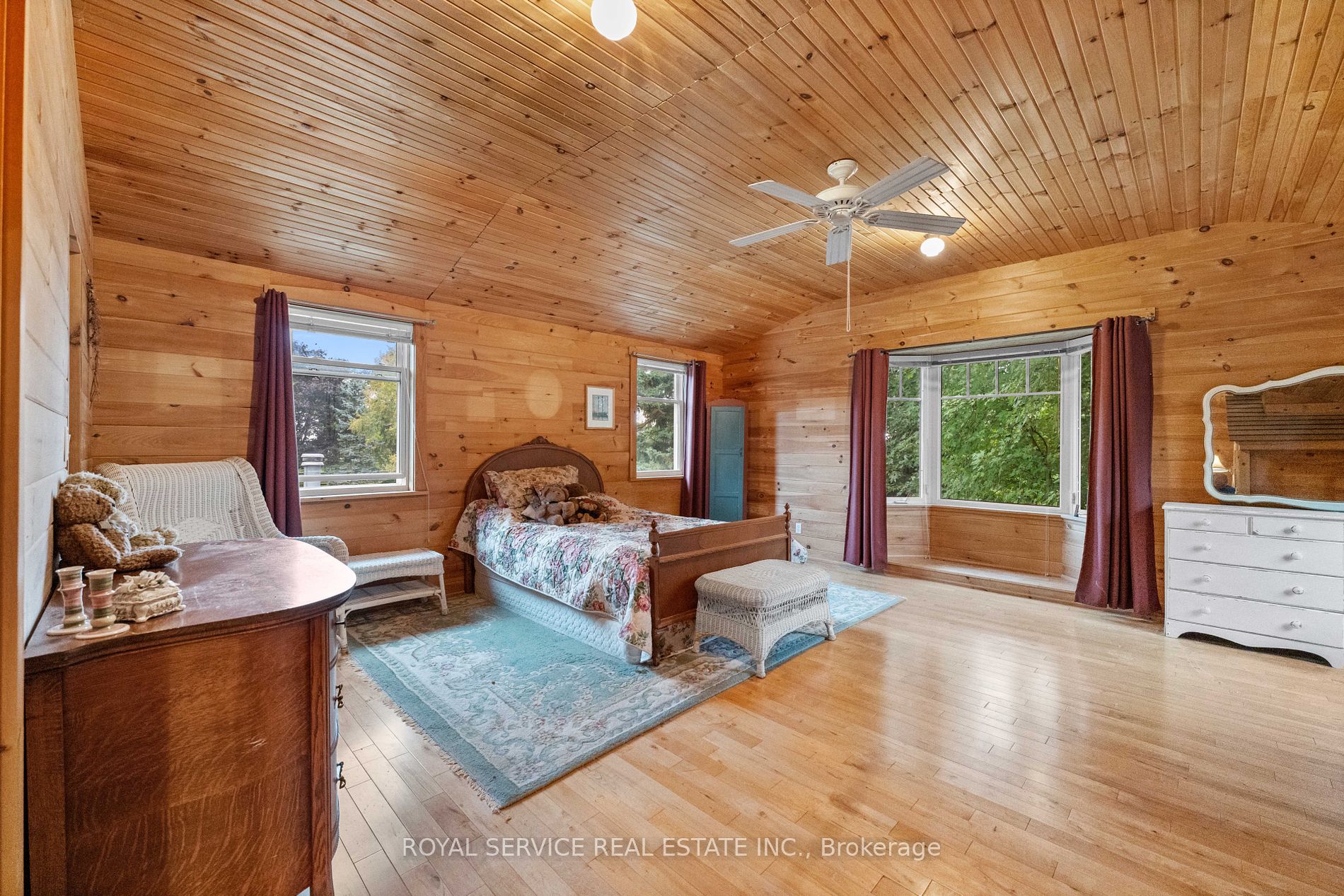 367 Lakeshore Road