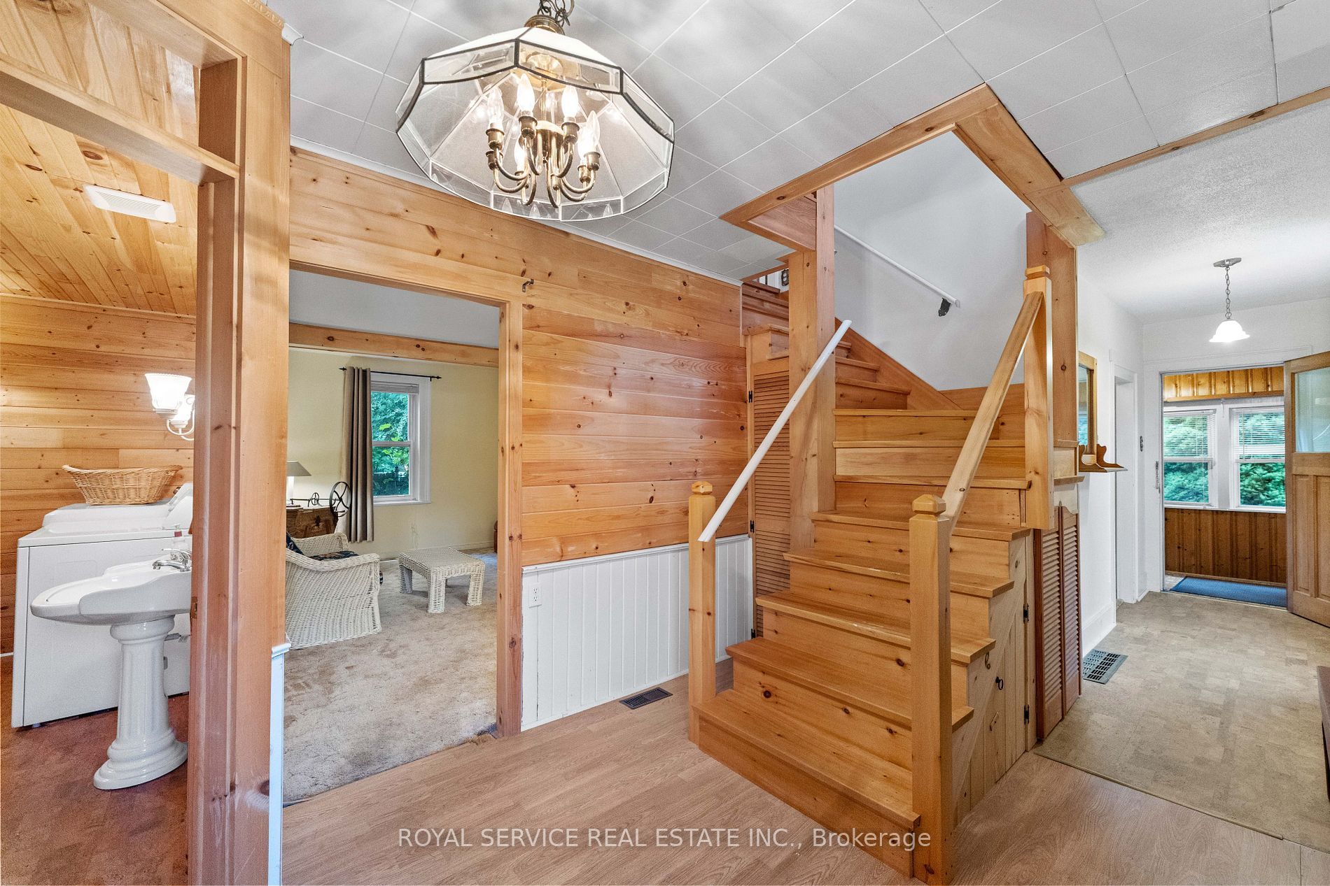 367 Lakeshore Road