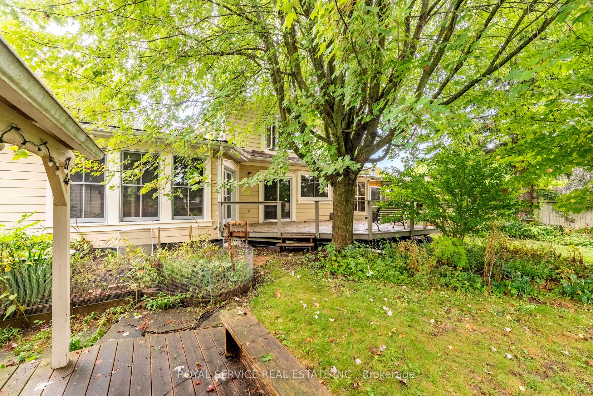 367 Lakeshore Road
