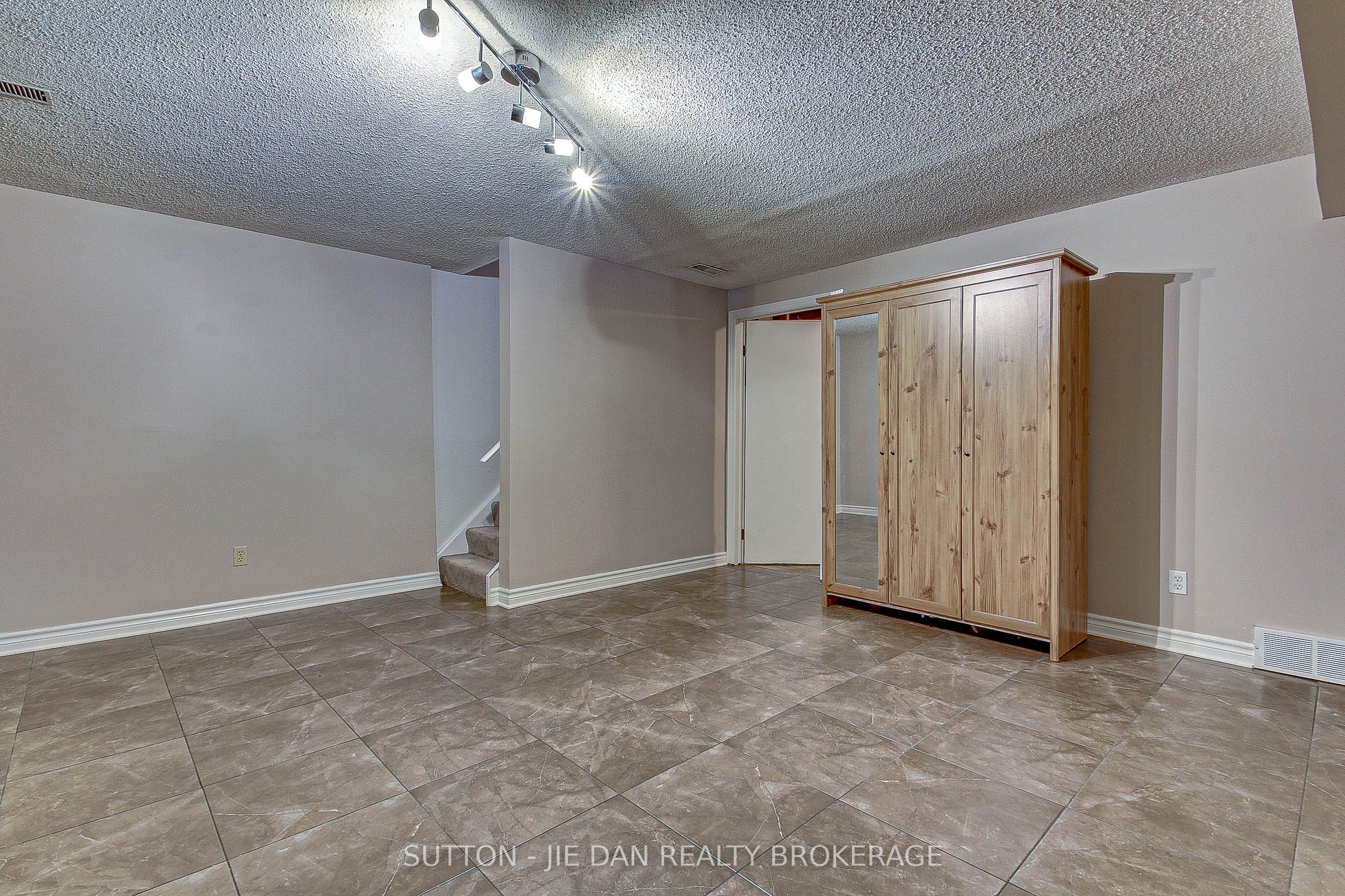 1786 Attawandaron Road #36
