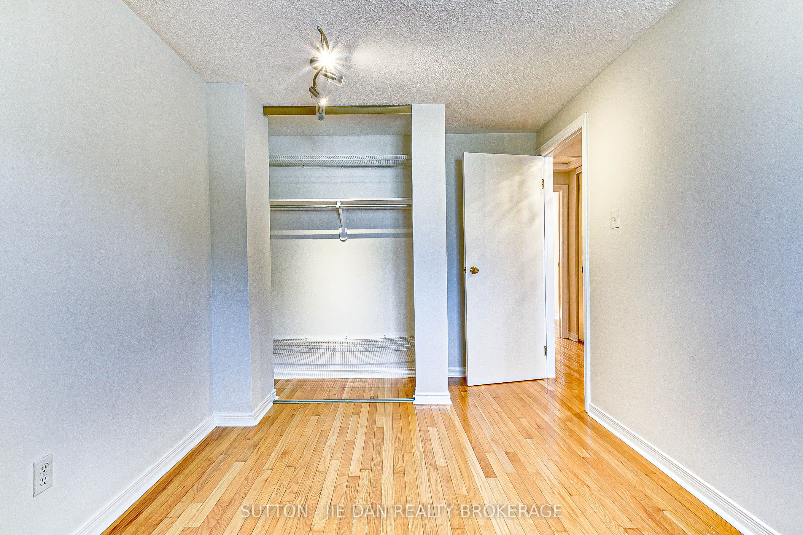 1786 Attawandaron Road #36