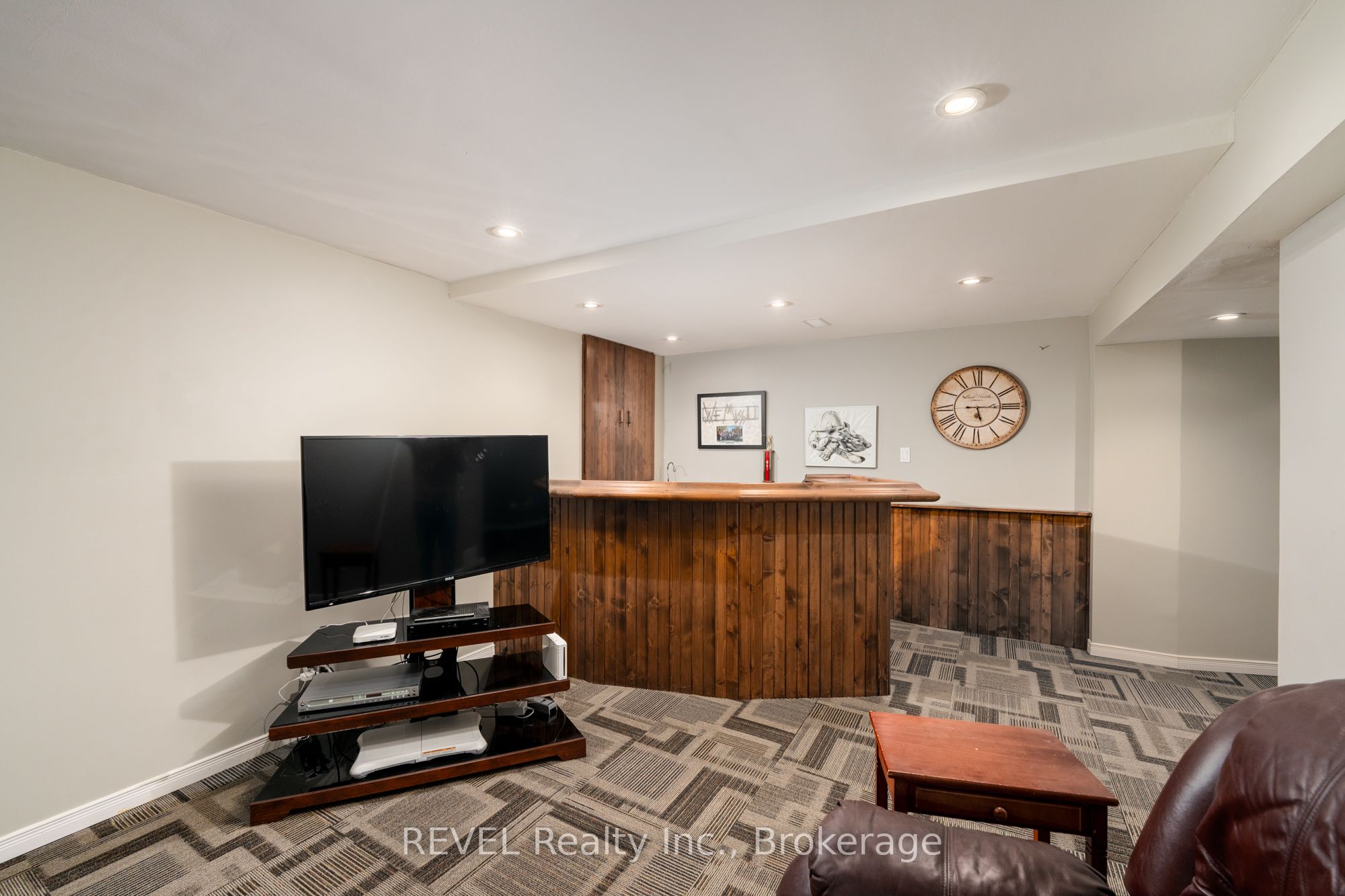 3412 Vinehaven Trail