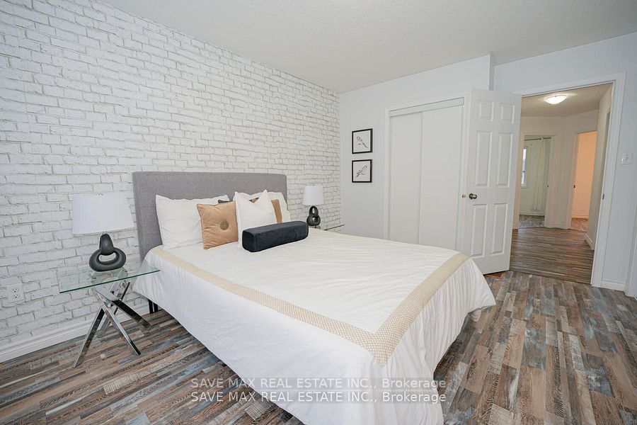 82 Trowbridge Street