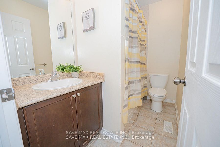 82 Trowbridge Street