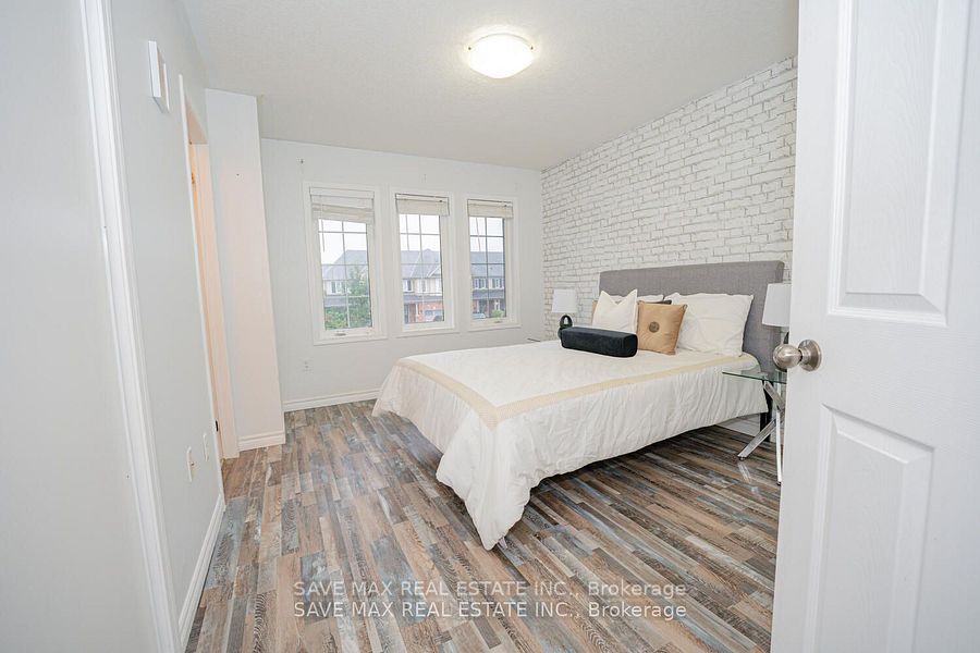 82 Trowbridge Street