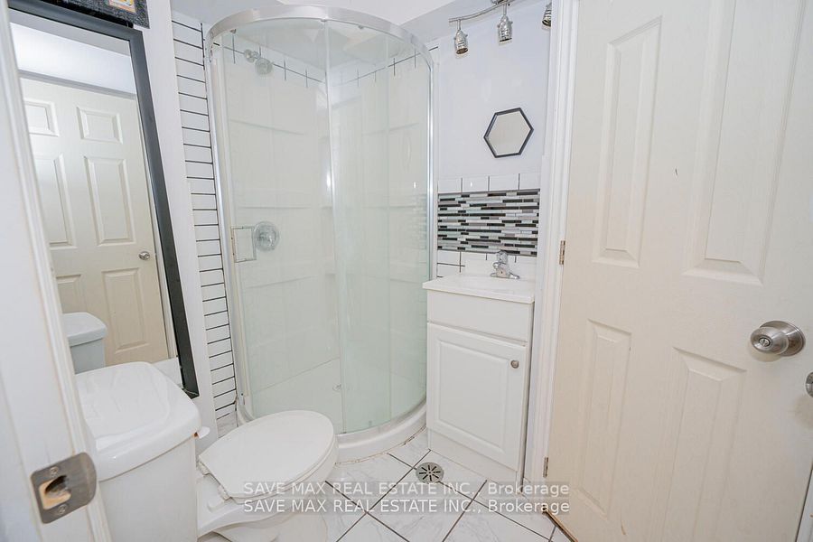 82 Trowbridge Street