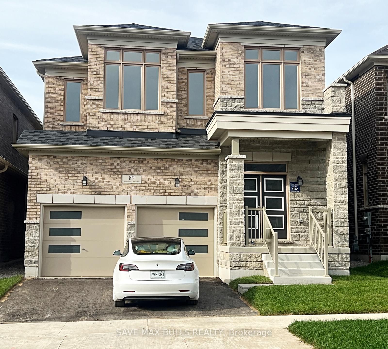 89 GLEDHILL Crescent