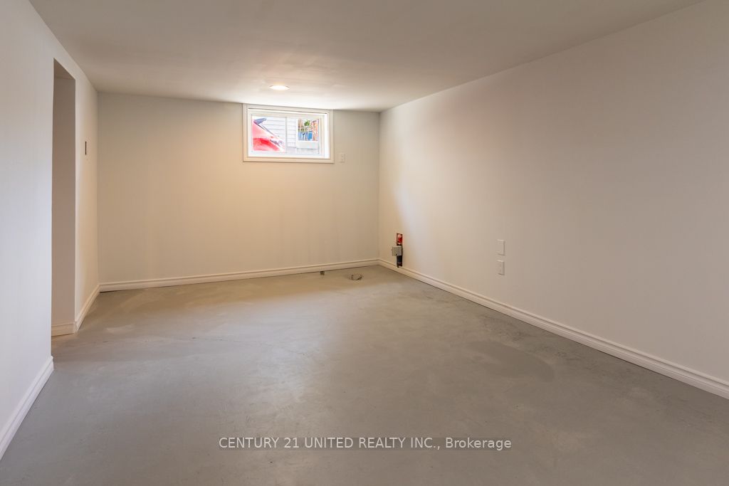 568 Paterson Street