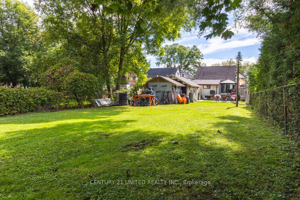 568 Paterson Street
