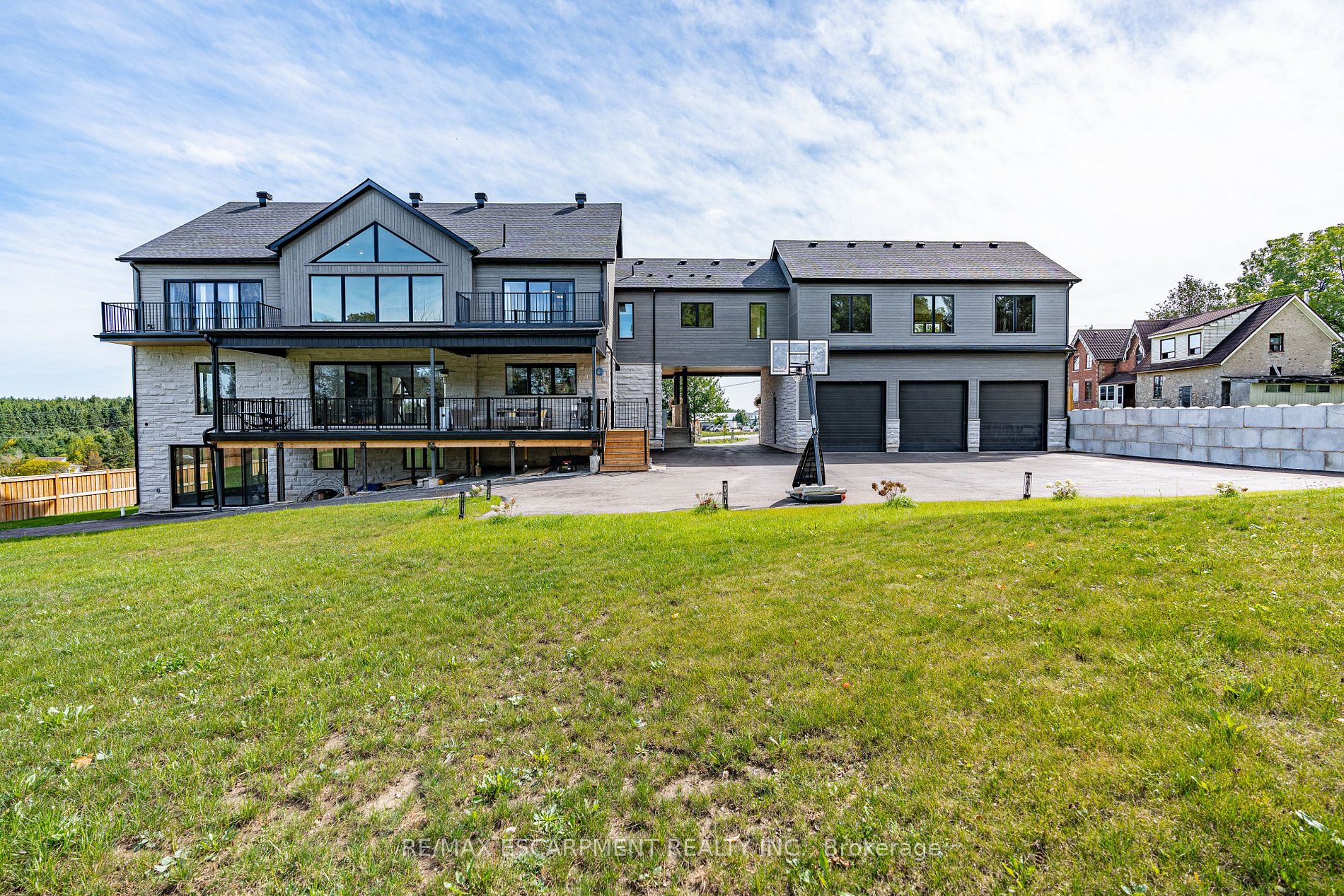 8920 Wellington Rd 124