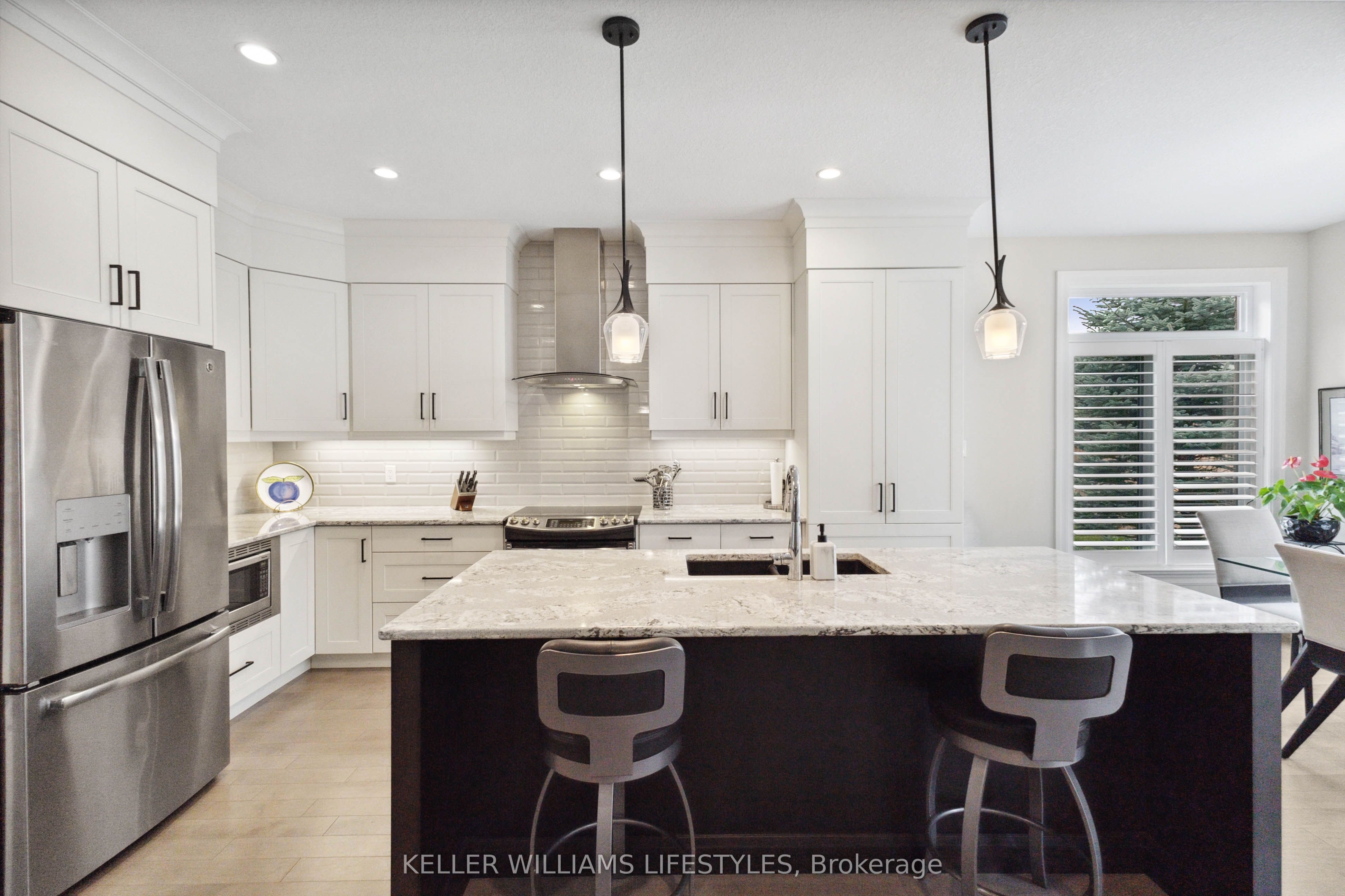 2290 Torrey Pines Way #3