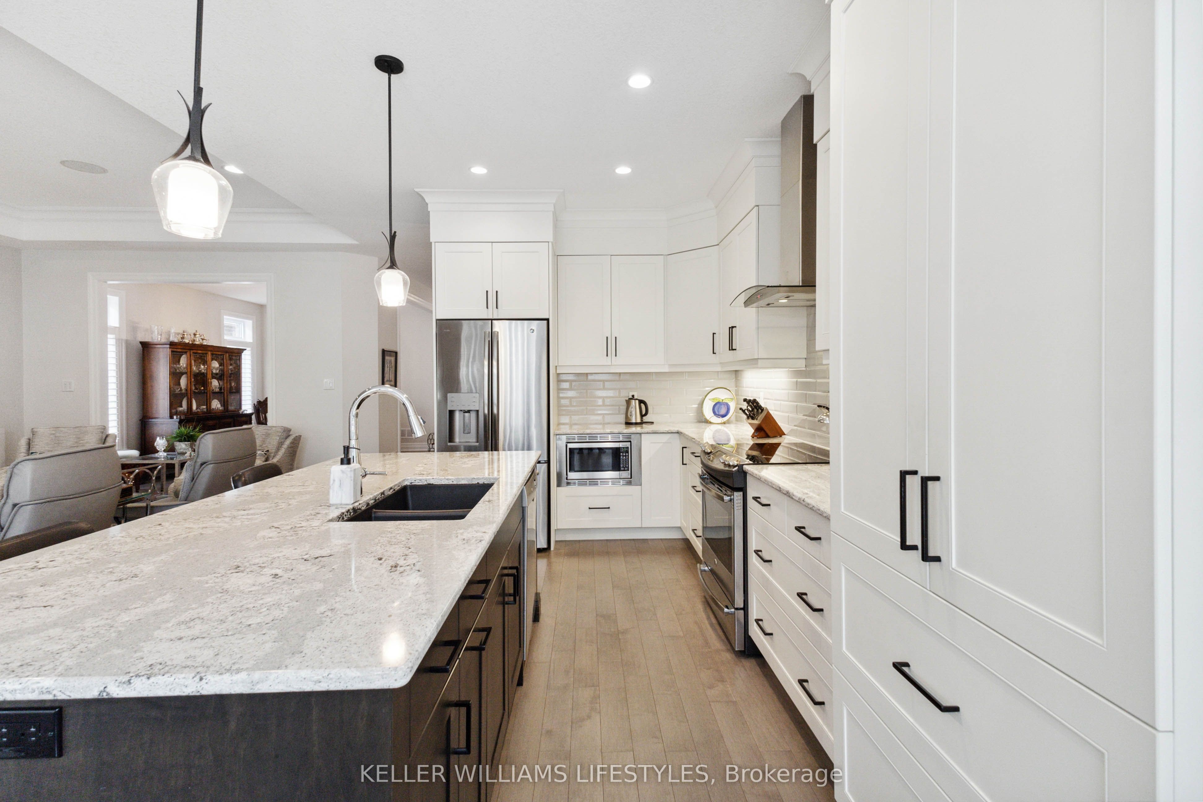 2290 Torrey Pines Way #3