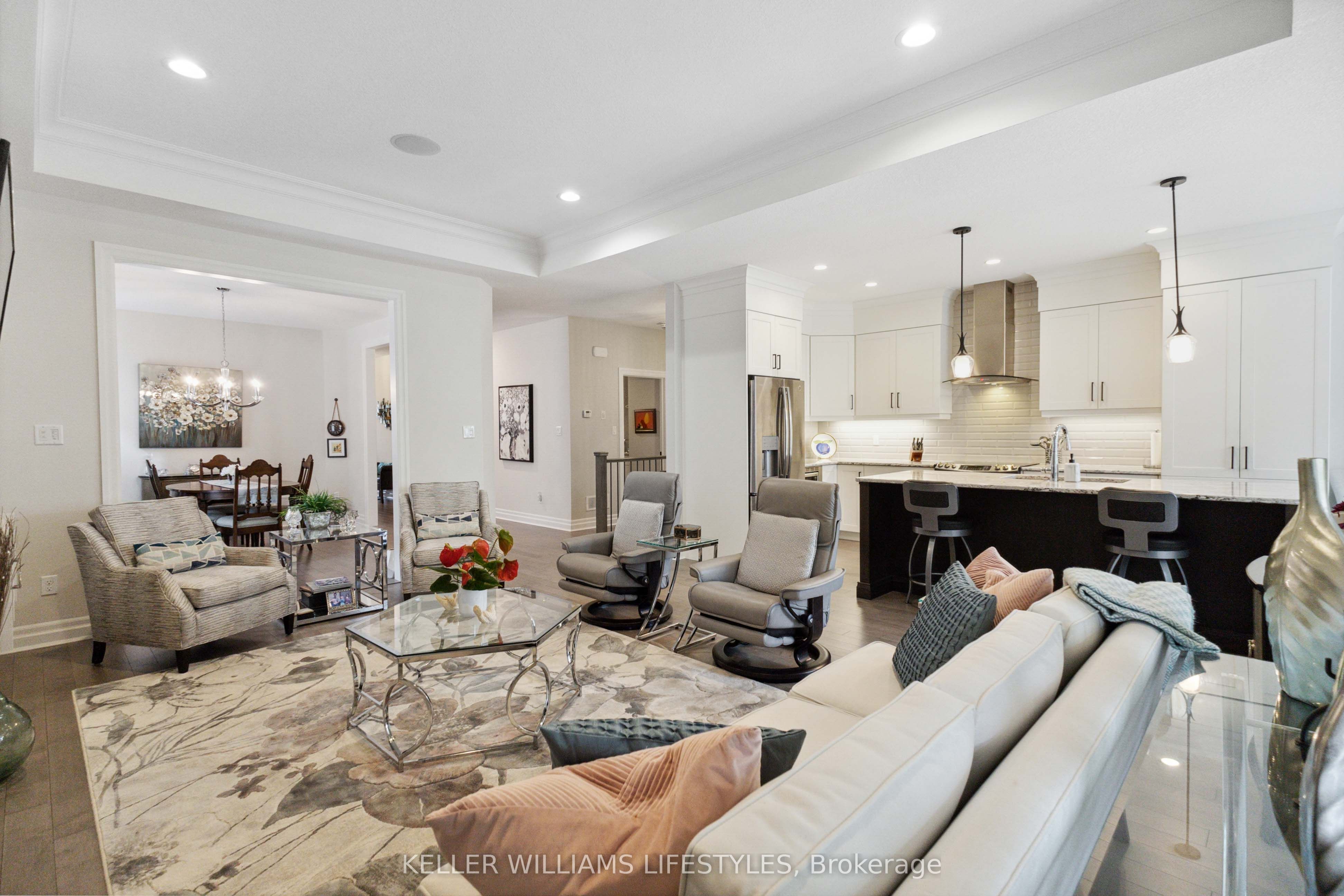 2290 Torrey Pines Way #3
