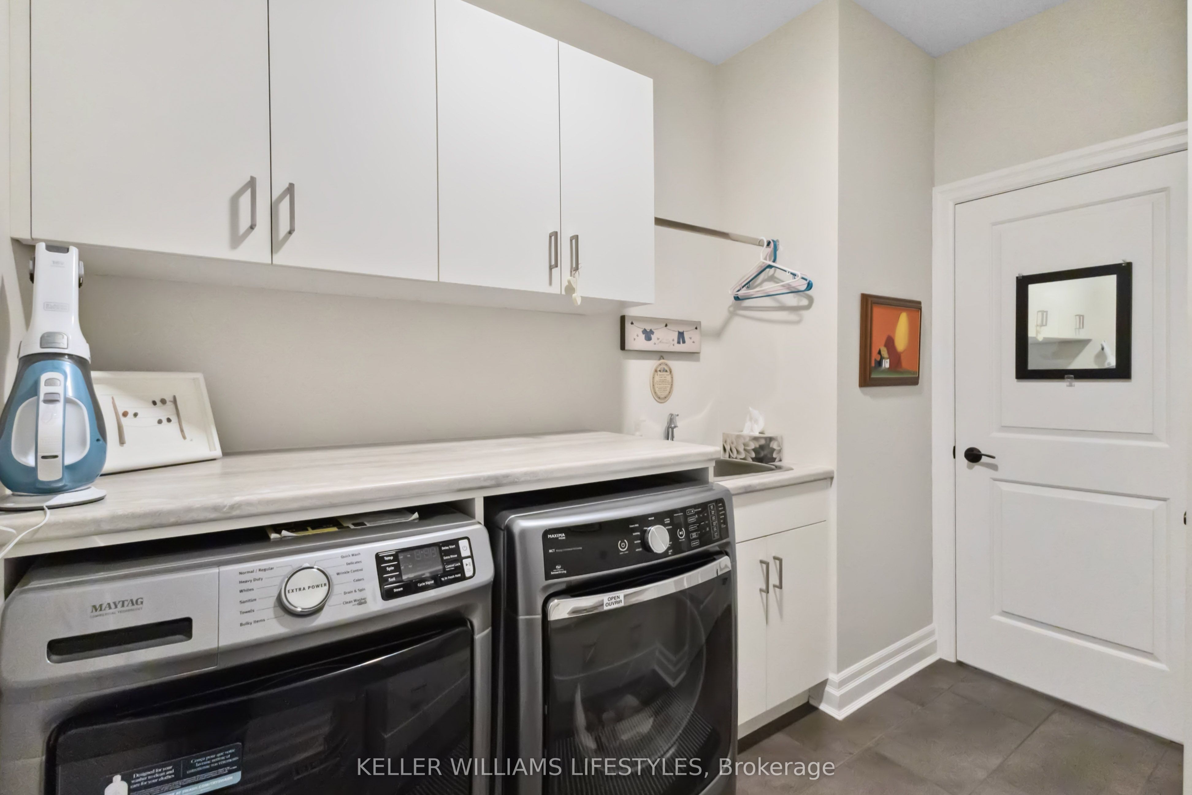 2290 Torrey Pines Way #3
