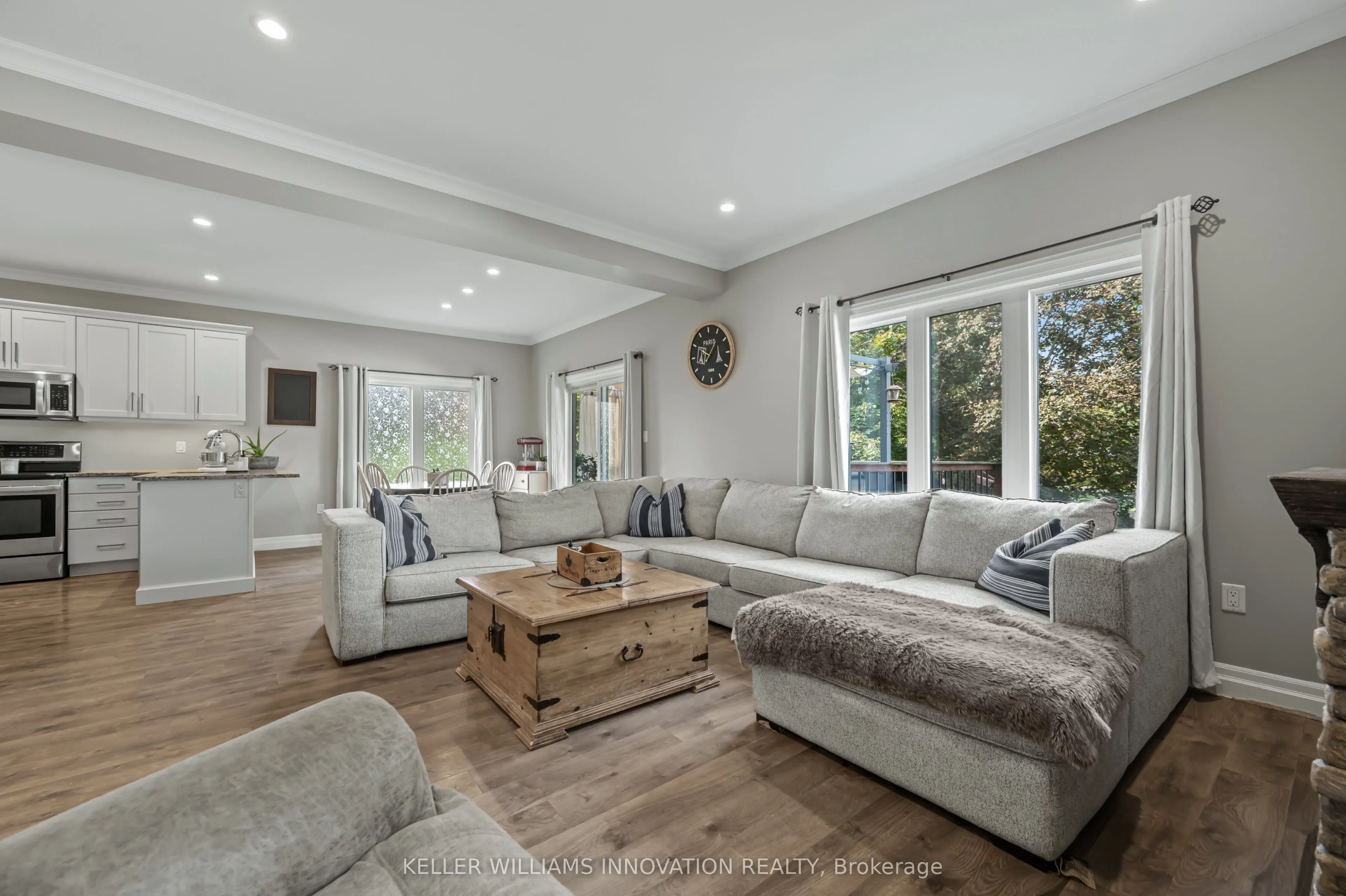 279 Oak Street