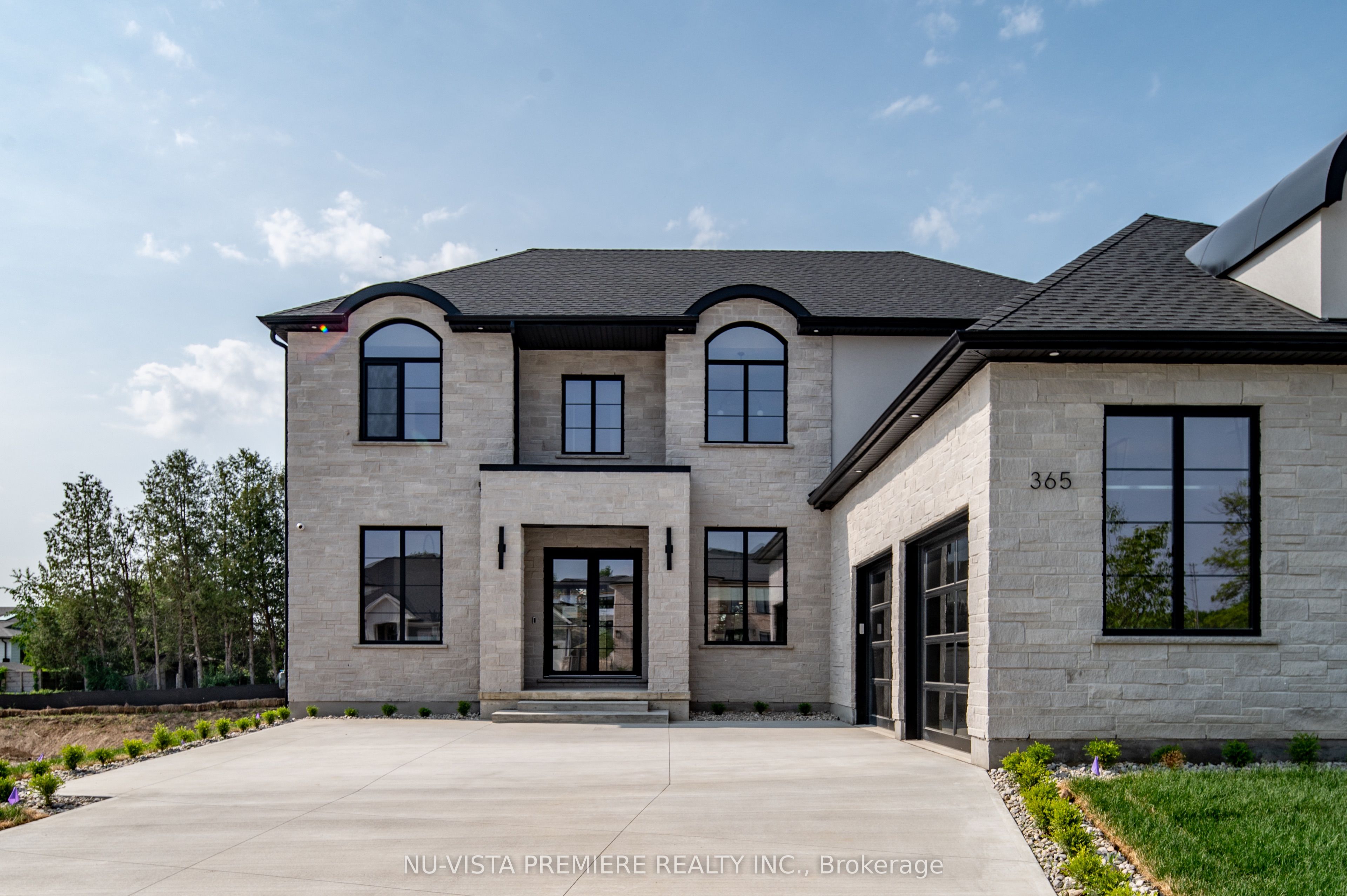 365 MANHATTAN Drive