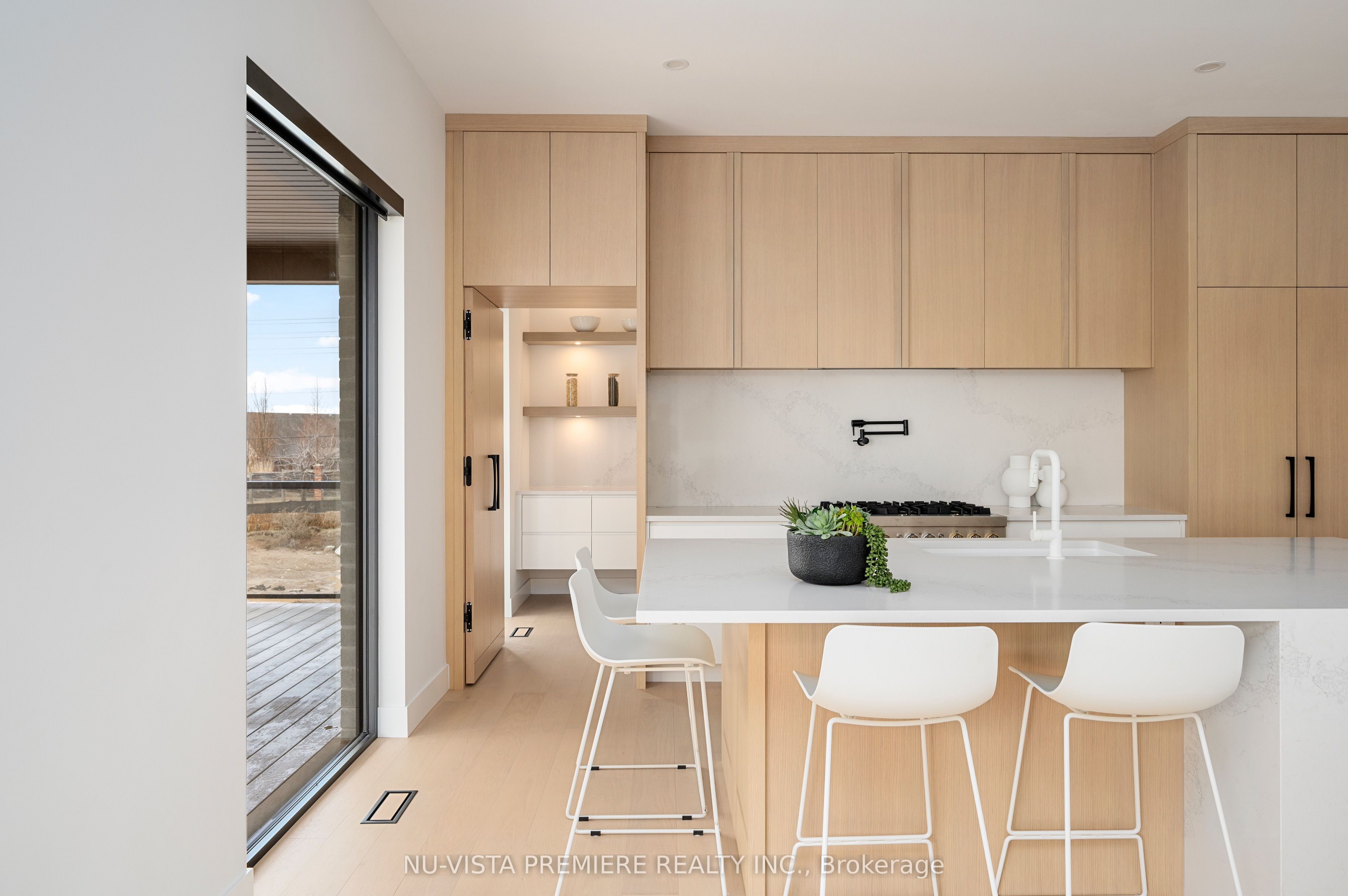 365 MANHATTAN Drive