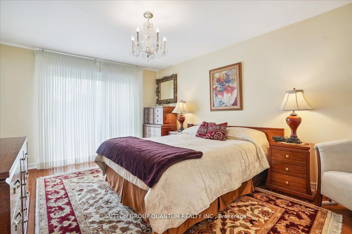 19 Meadowbrook Cres