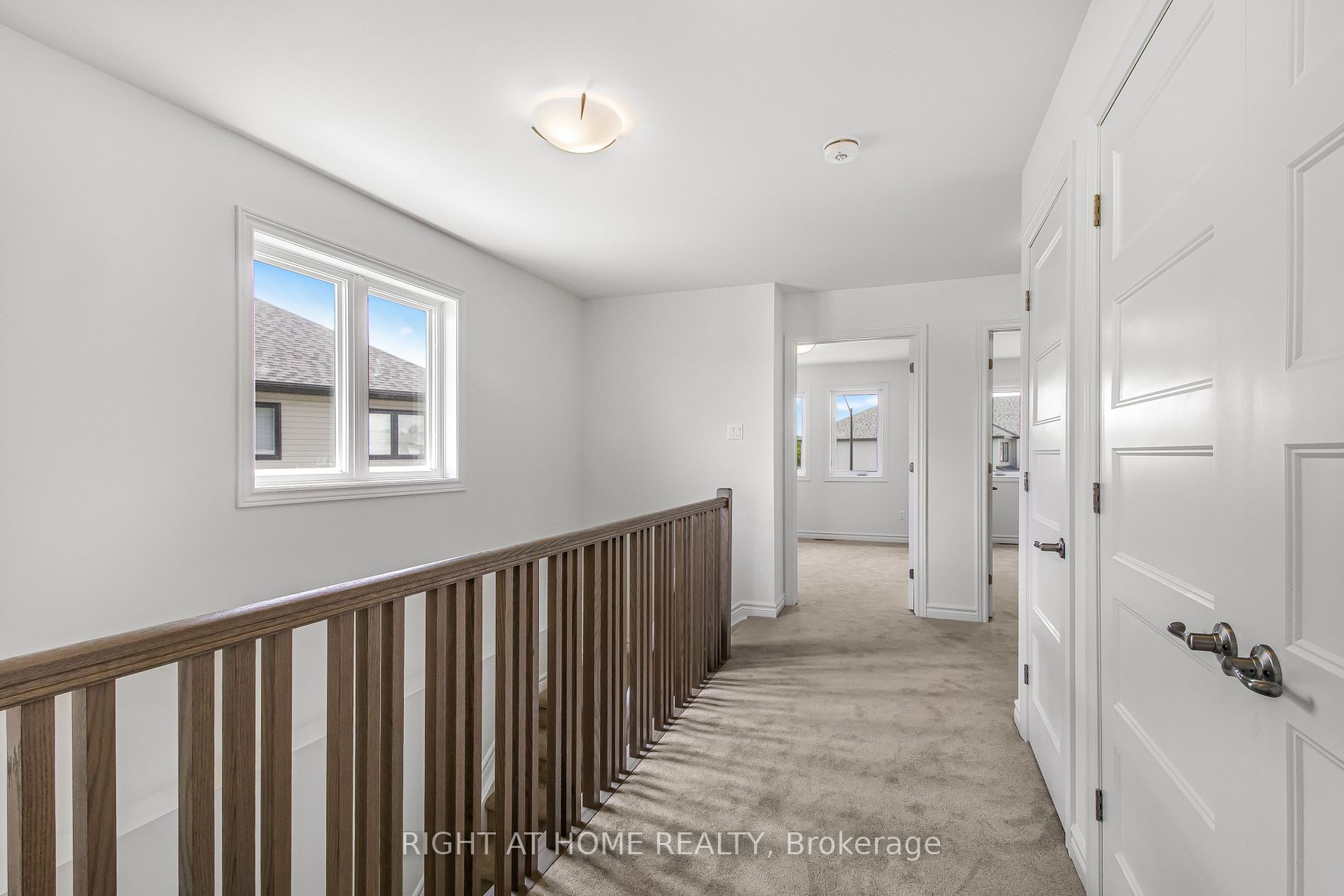 60 GRIFFITH Way