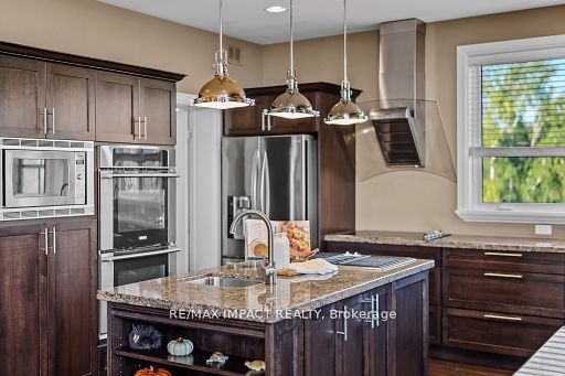 263 Lakeshore Road