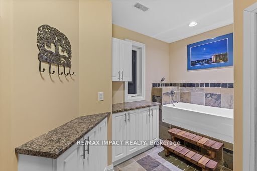 263 Lakeshore Road