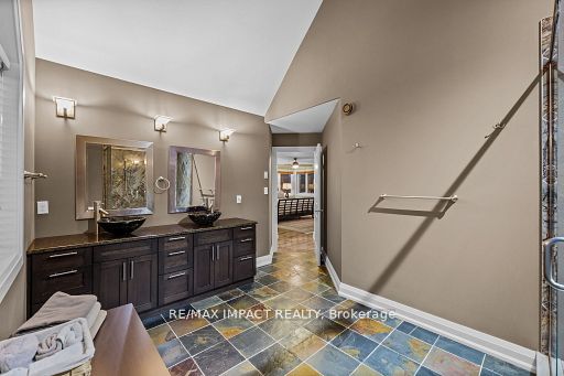 263 Lakeshore Road