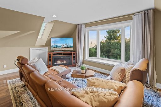 263 Lakeshore Road