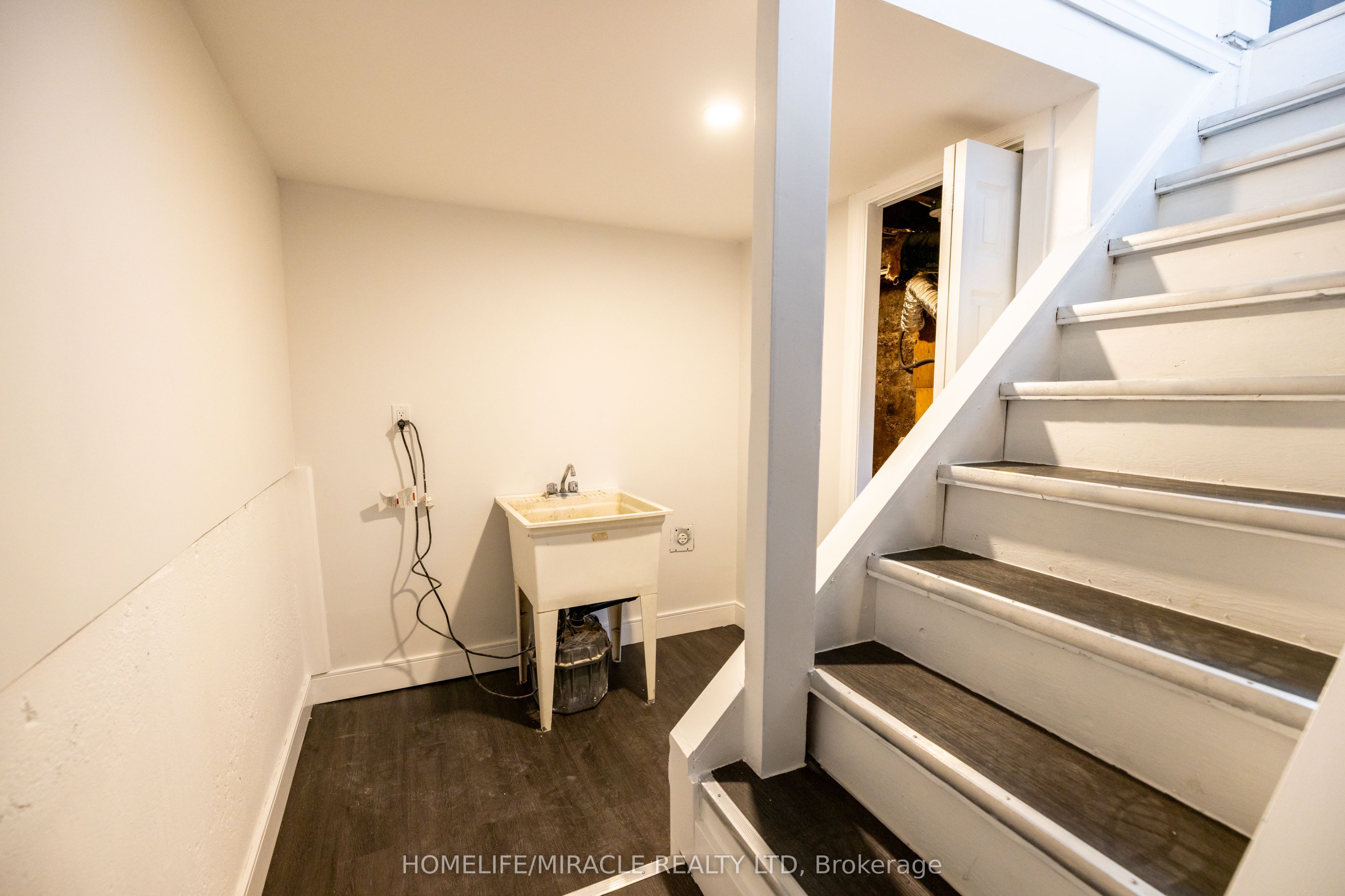 139 Superior Street