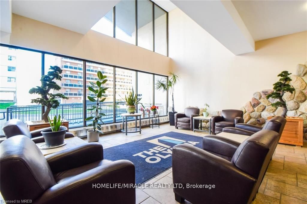 150 Charlton Avenue E, #2303