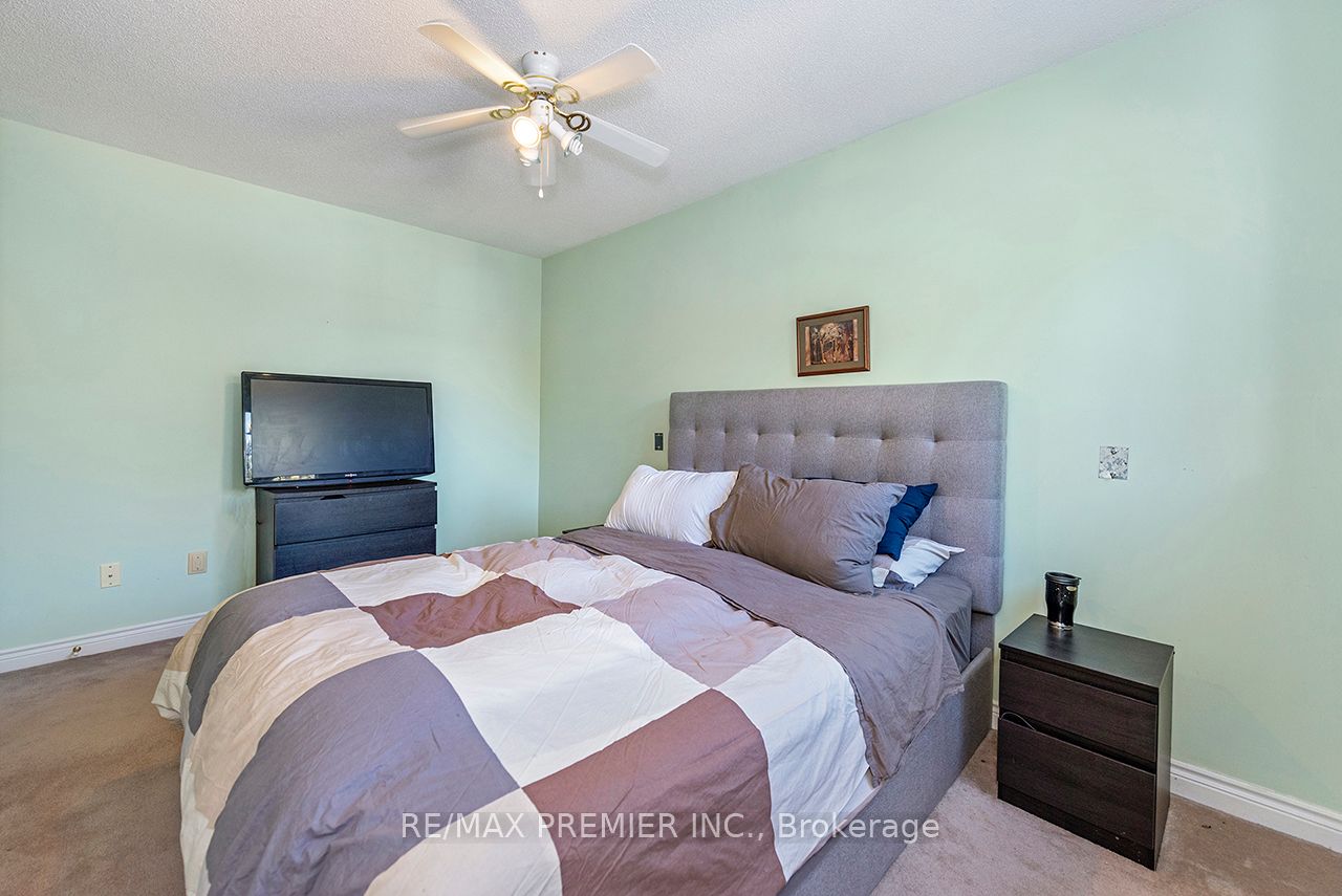9 Wentworth Drive, #13