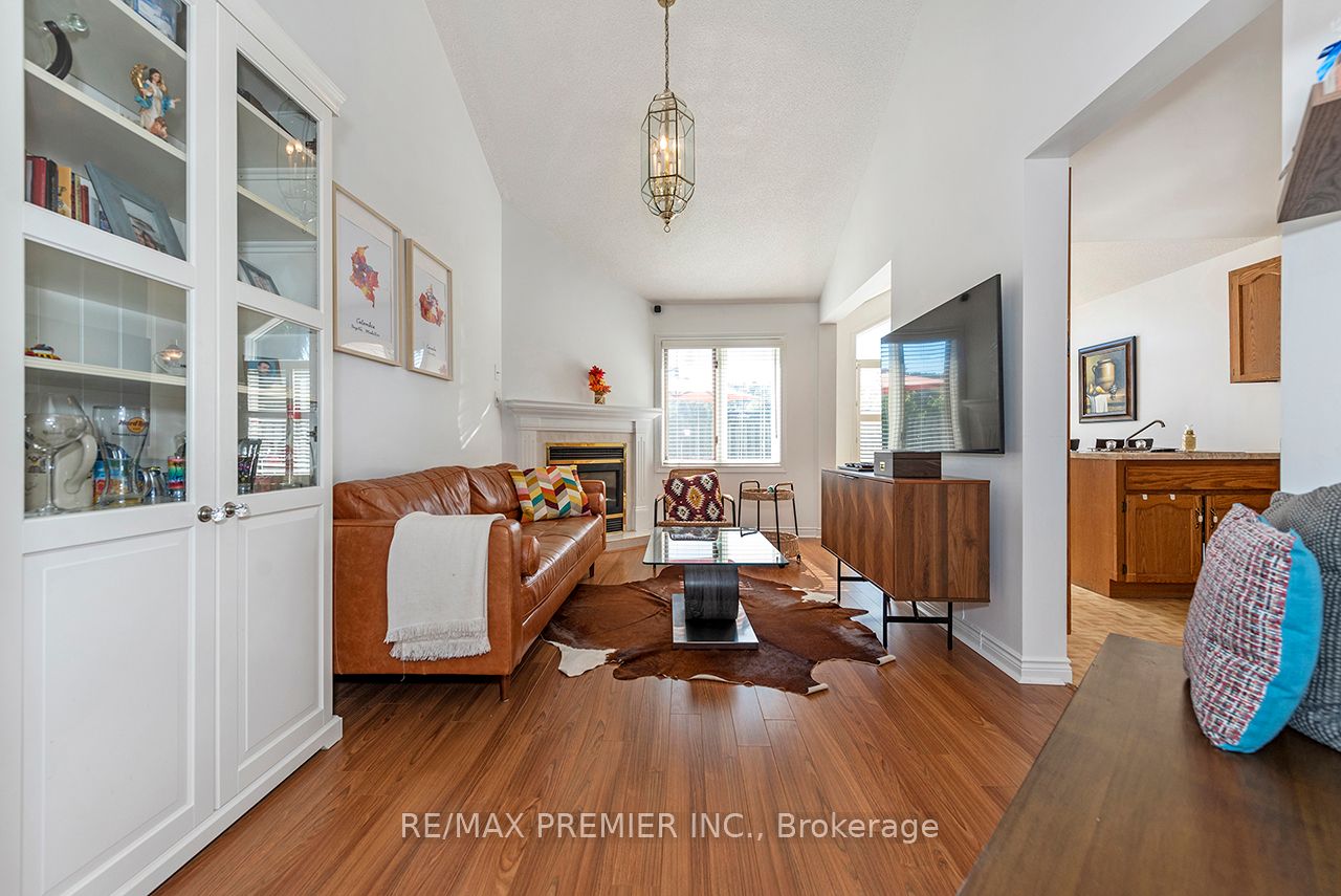 9 Wentworth Drive, #13