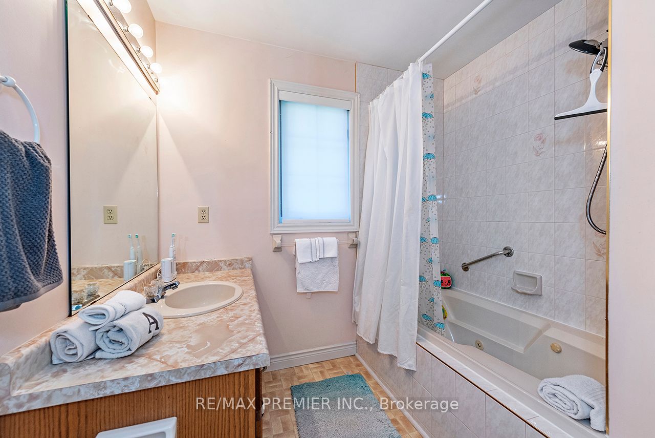9 Wentworth Drive, #13