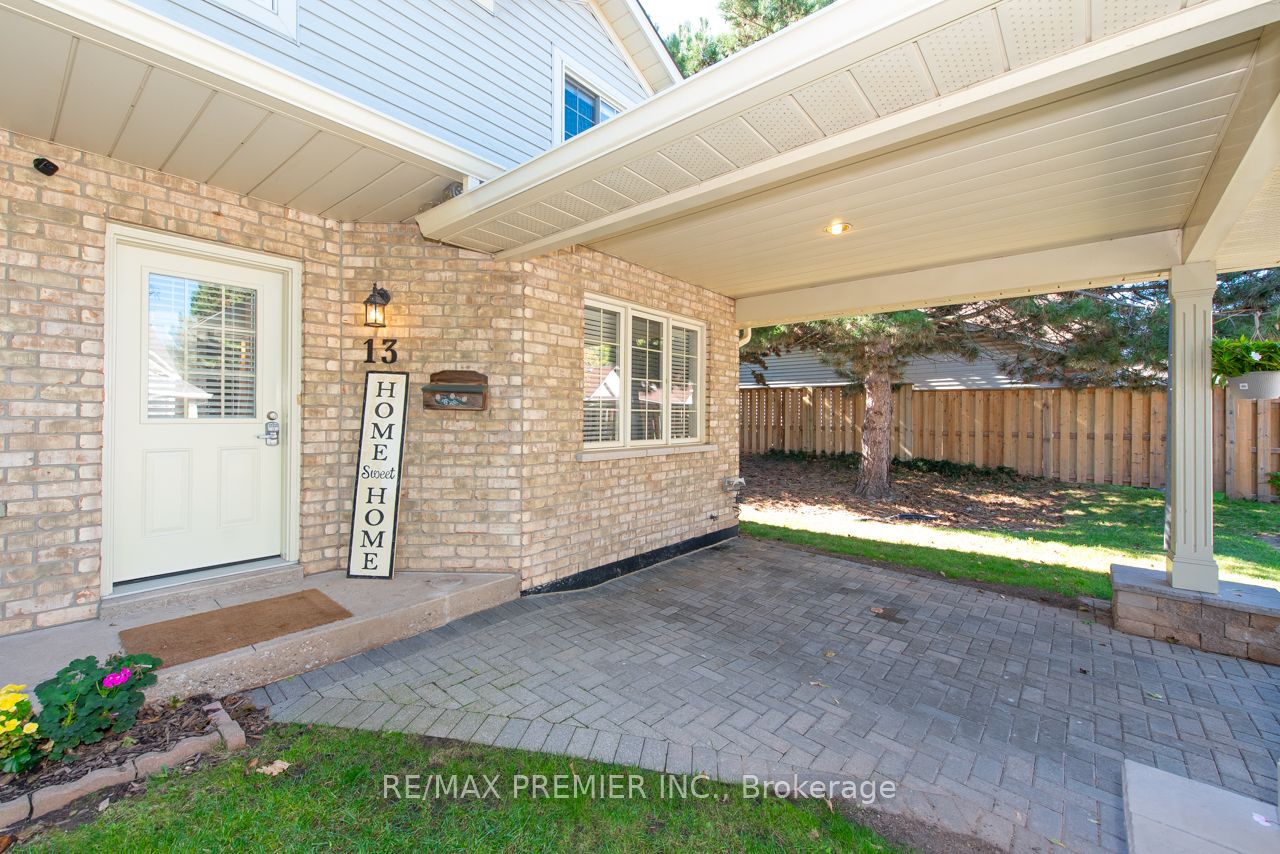 9 Wentworth Drive, #13