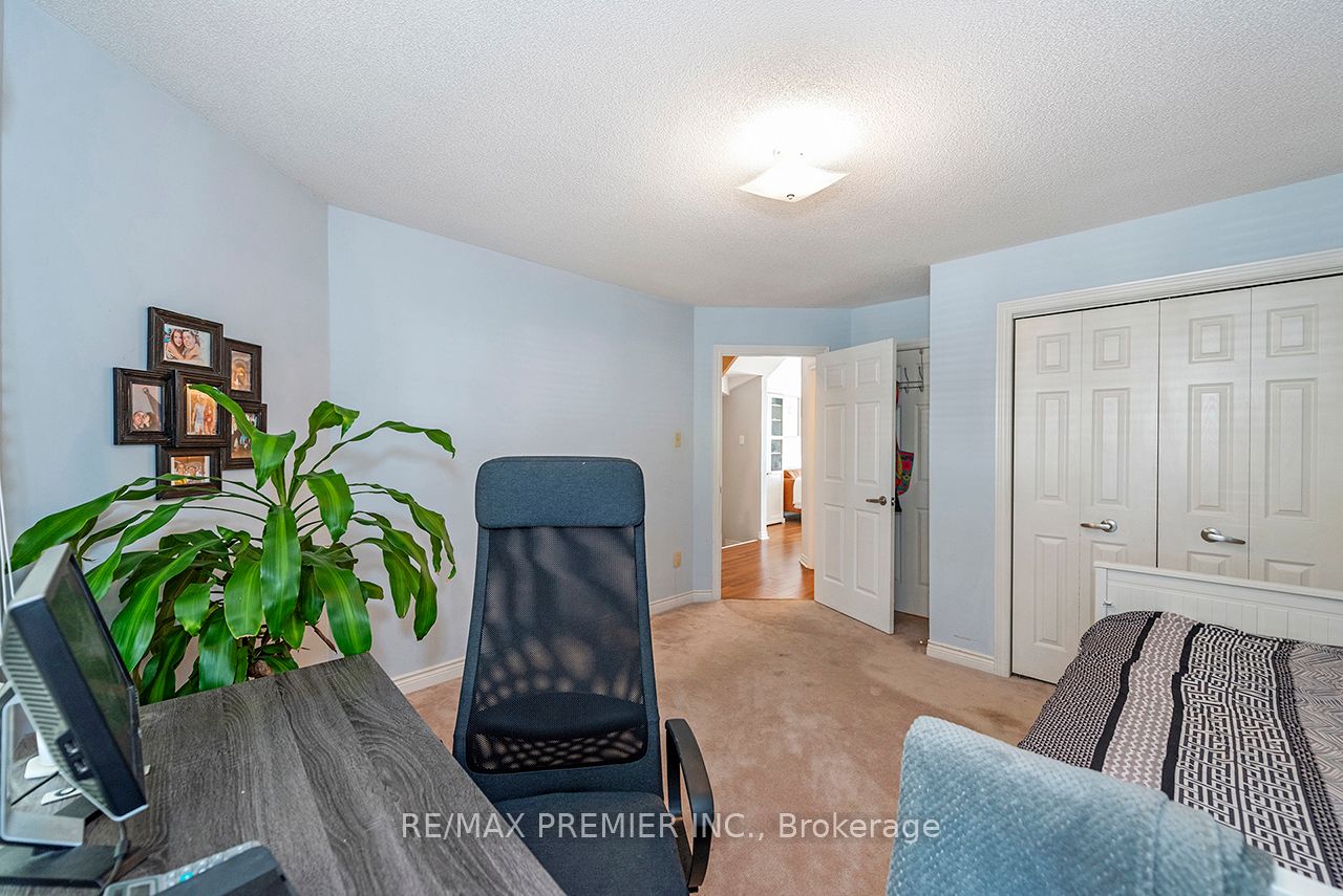 9 Wentworth Drive, #13