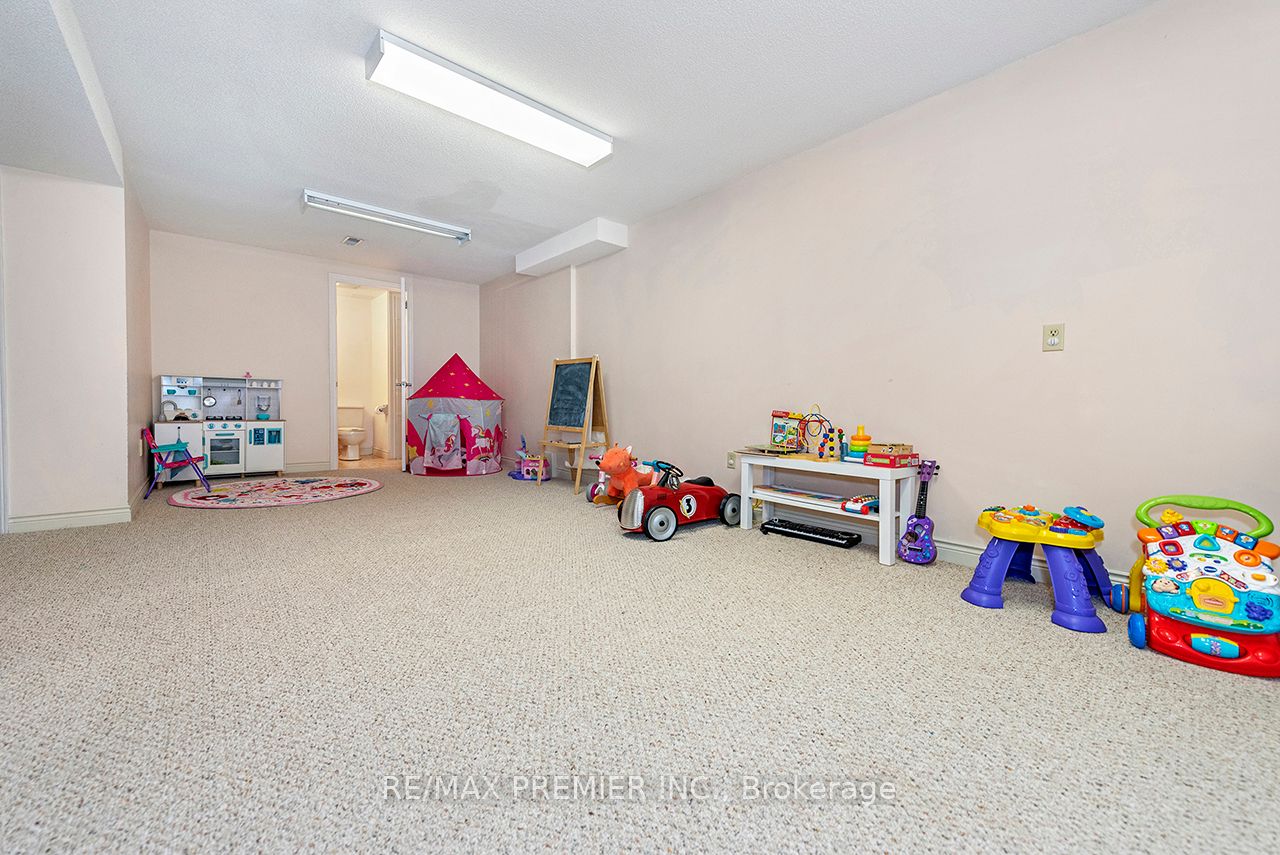 9 Wentworth Drive, #13