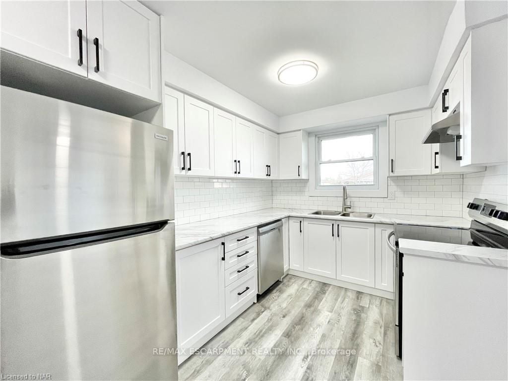 76 Marc Boulevard