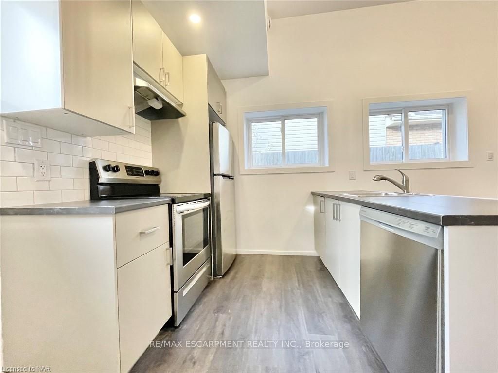 76 Marc Boulevard