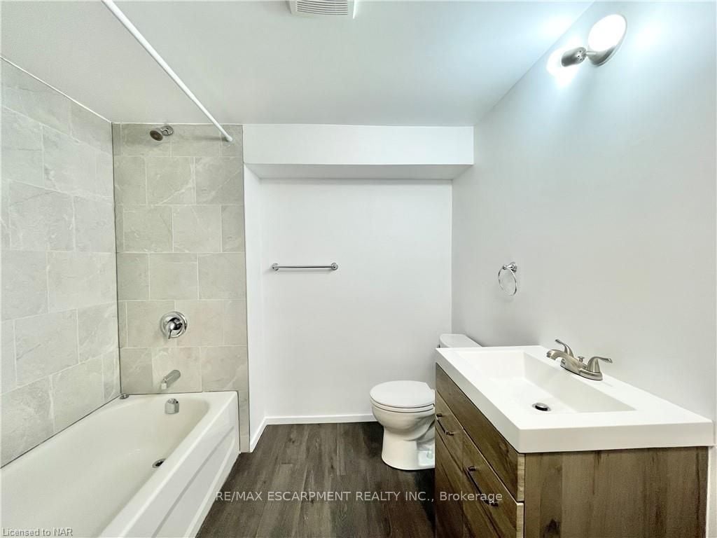 76 Marc Boulevard