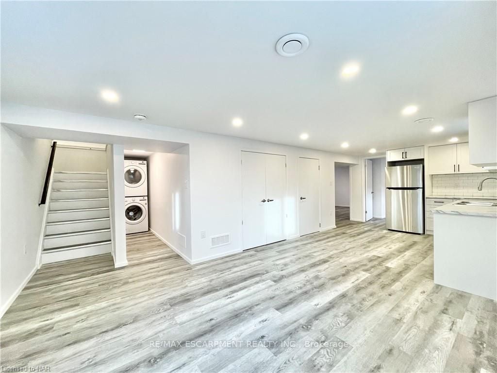 76 Marc Boulevard