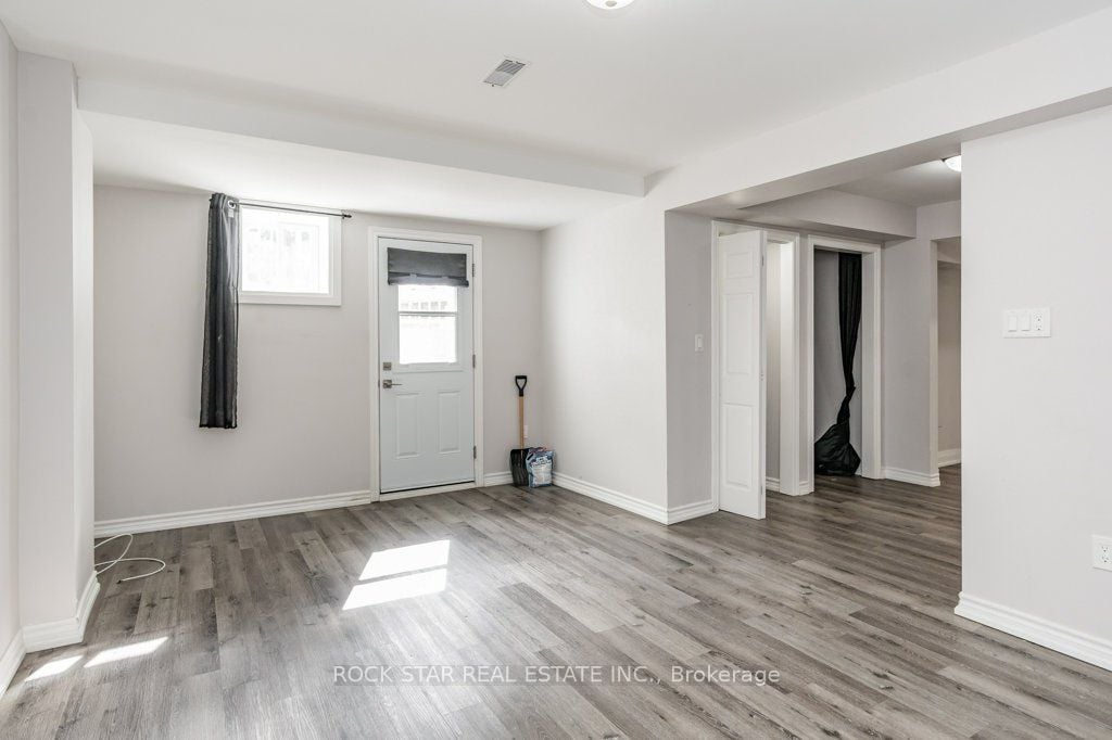 271 Carson Drive #Lower