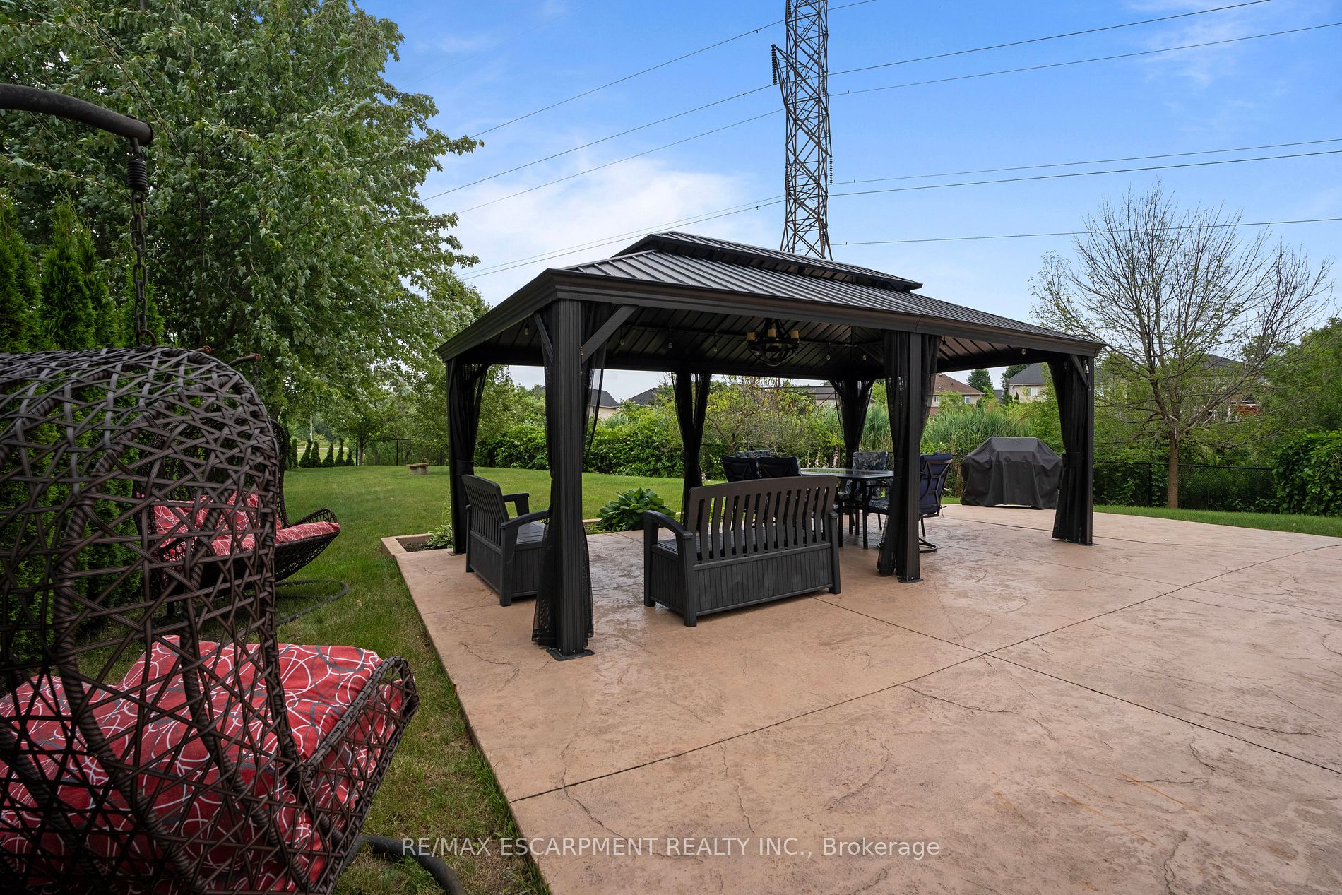 575 STONEHENGE Drive