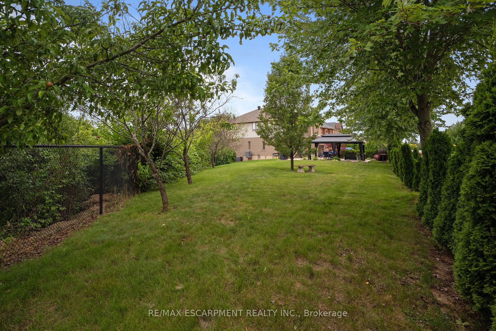 575 STONEHENGE Drive