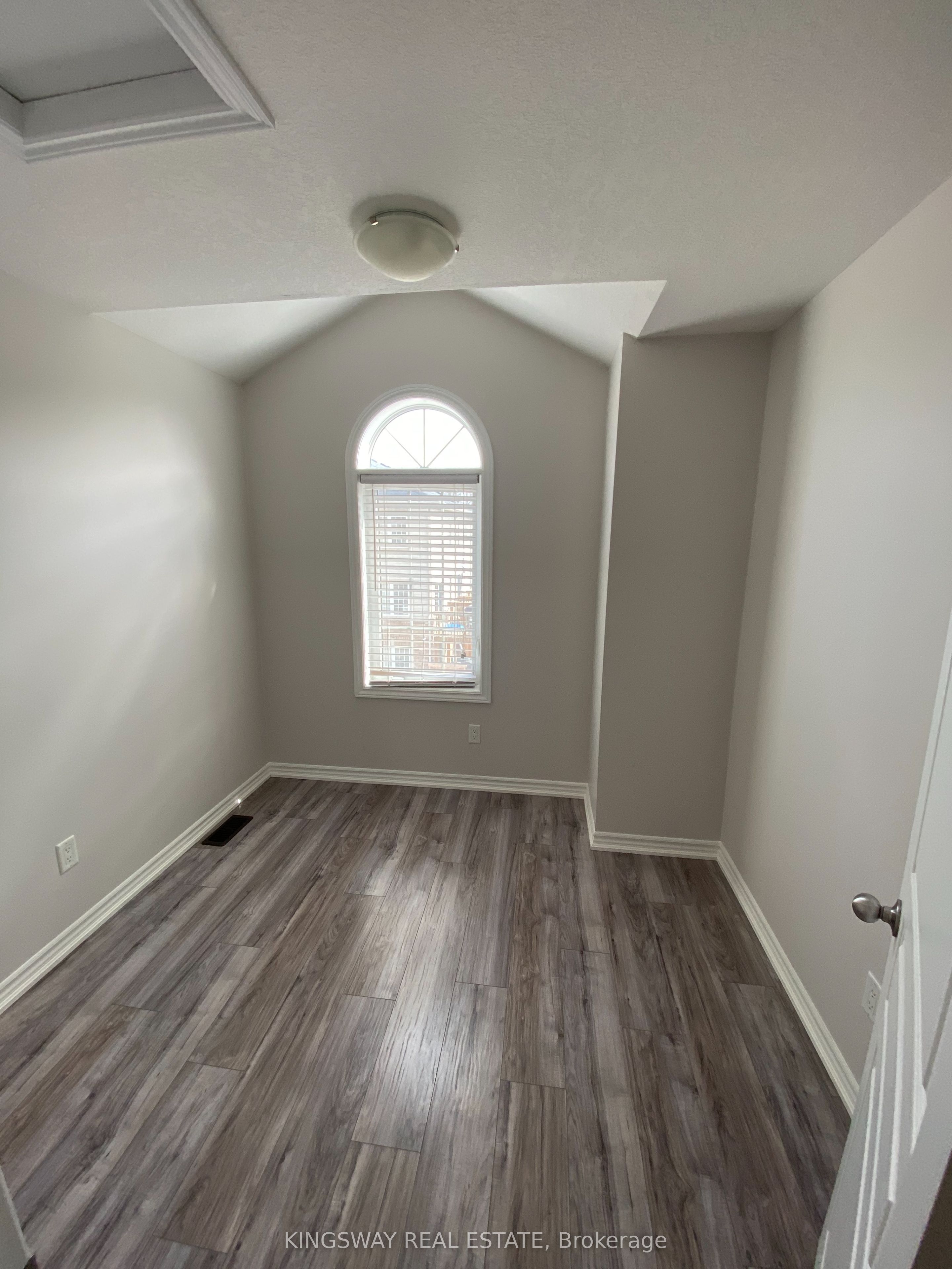 16 Kenridge Terrace