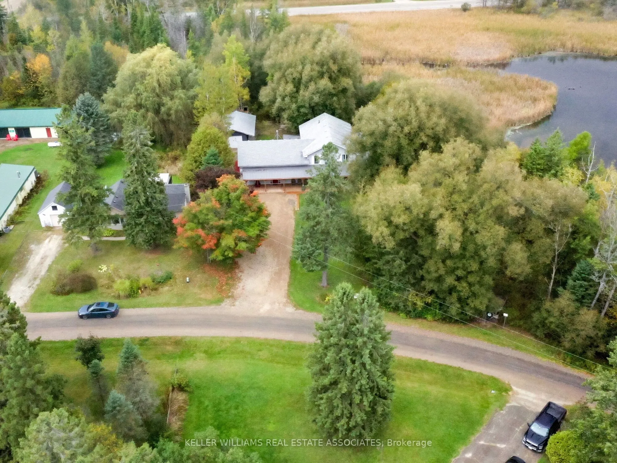8 Scott Crescent