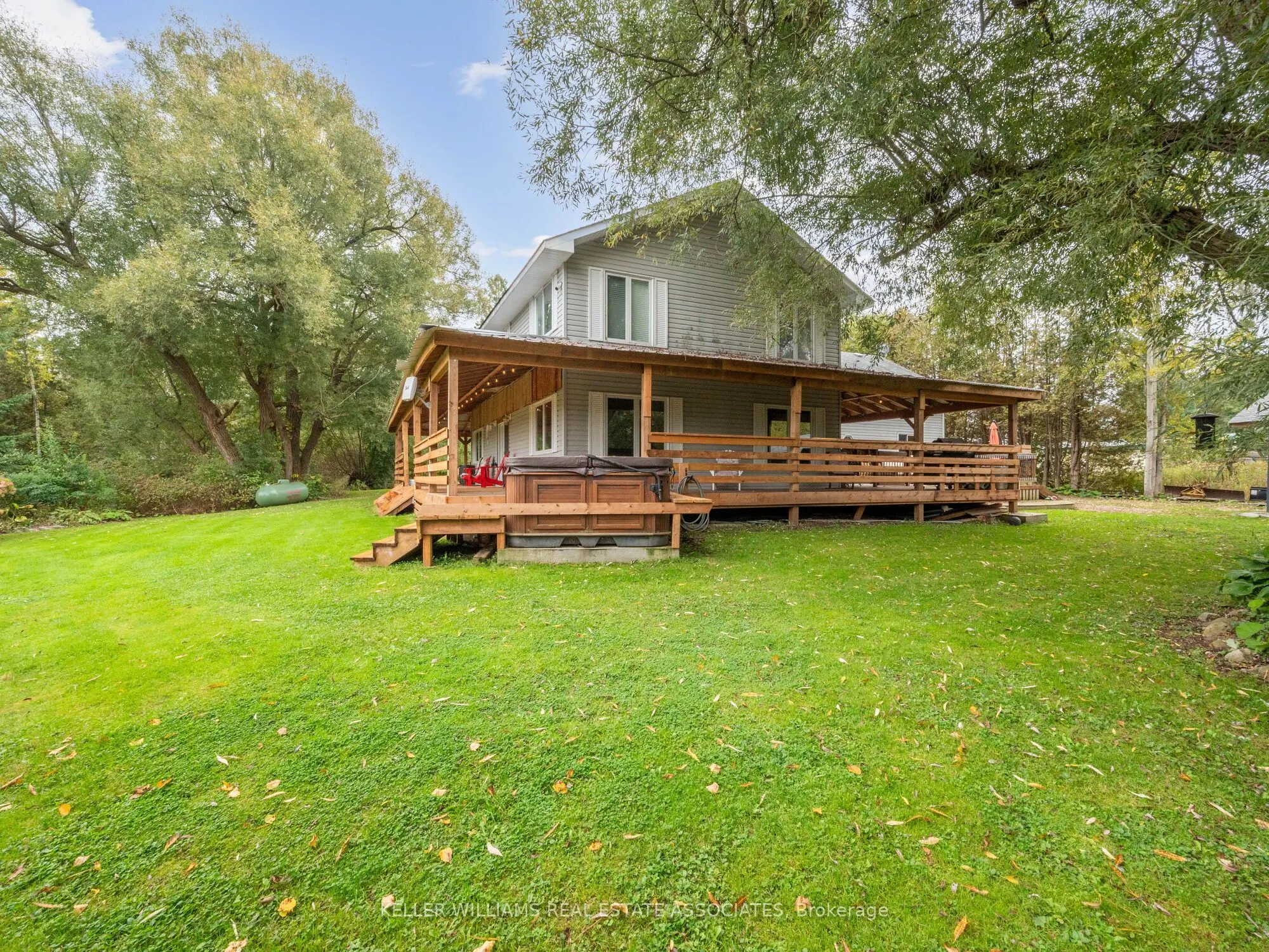 8 Scott Crescent