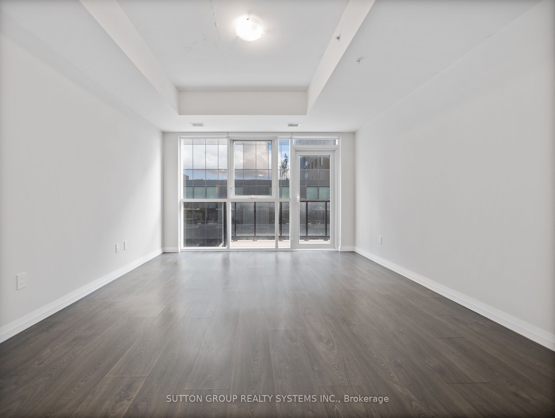 108 Garment Street, #404