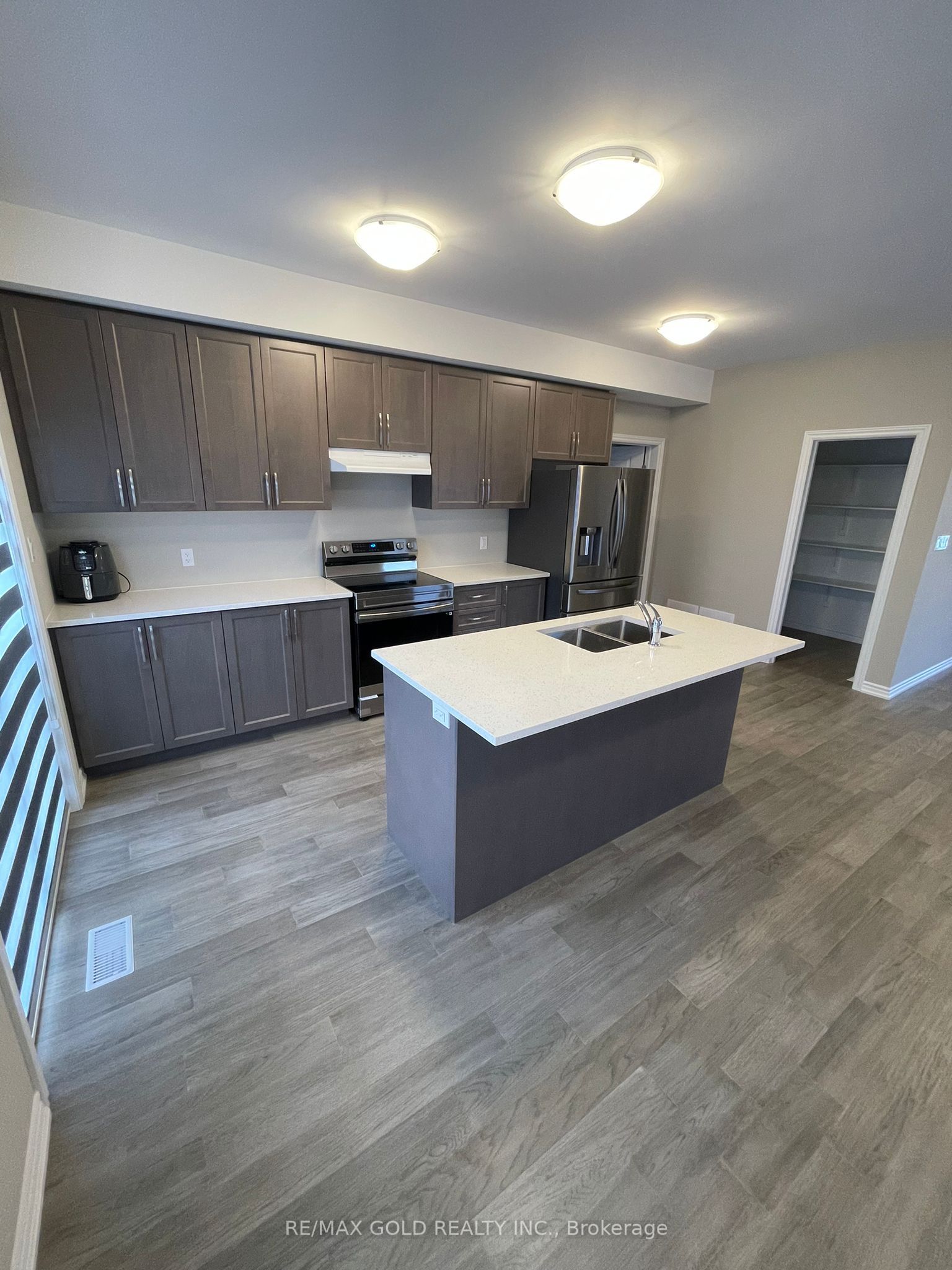 294 Wellandvale Drive